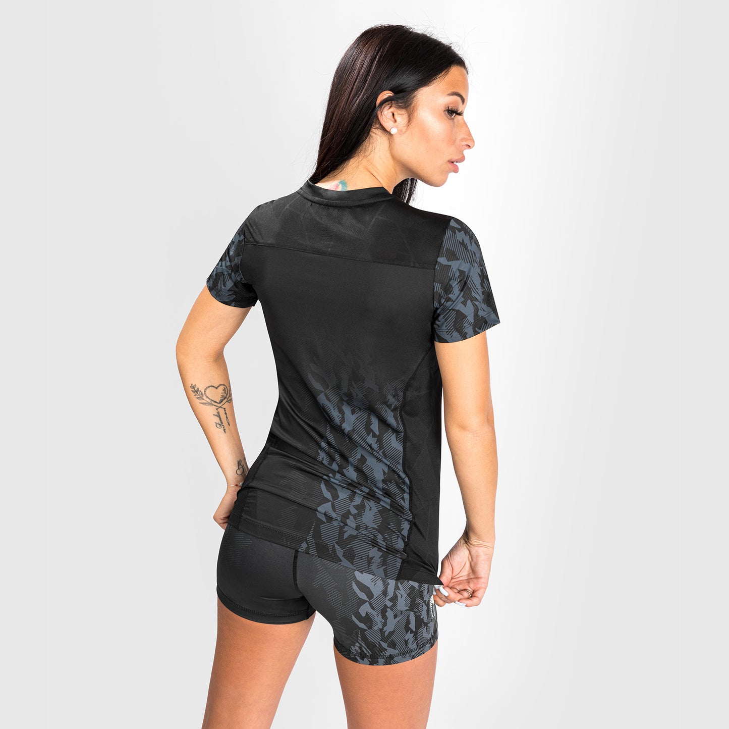 Venum UFC Authentic Fight Week 女士高性能短袖T恤 – 黑色