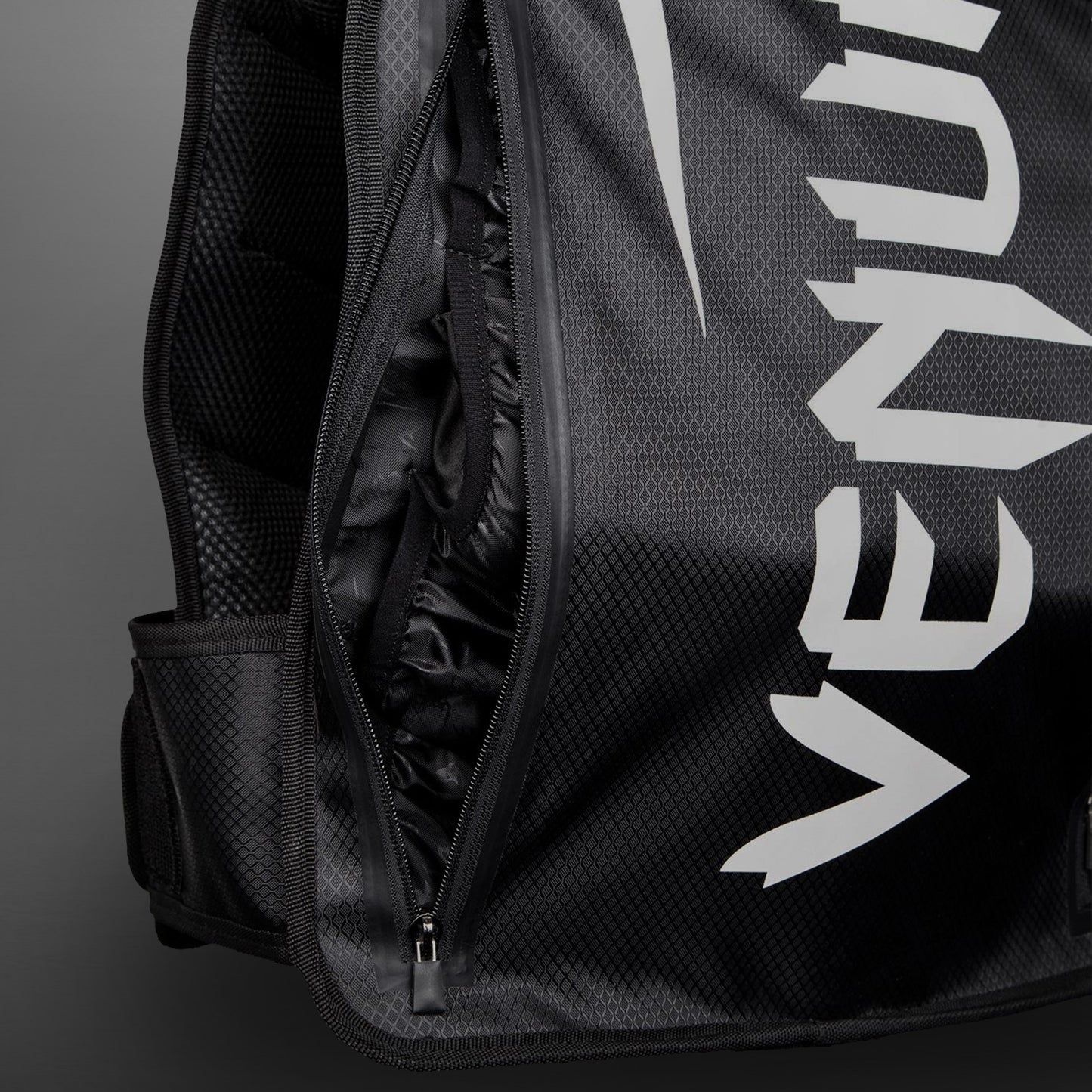 Venum Elite 负重背心 – 黑色/白色