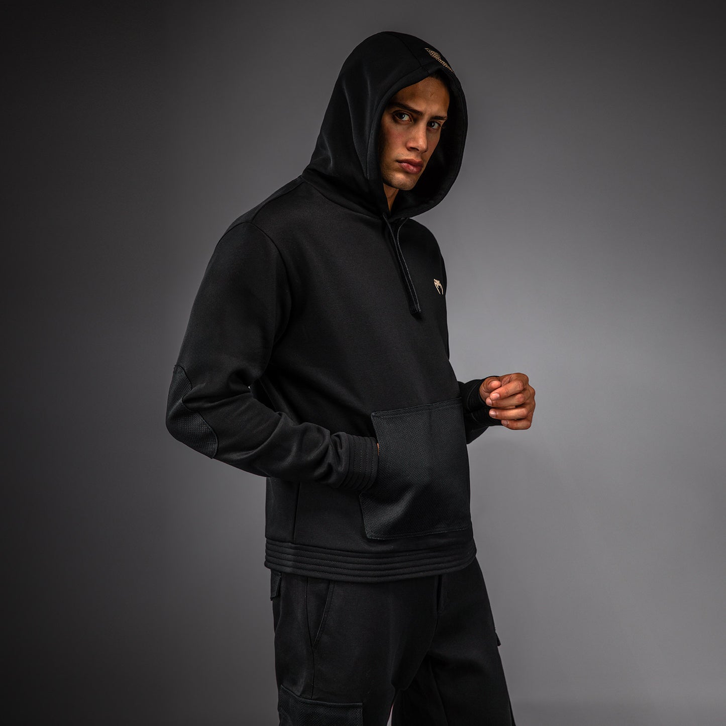 Venum Urban 柔术服连帽衫 – 黑色