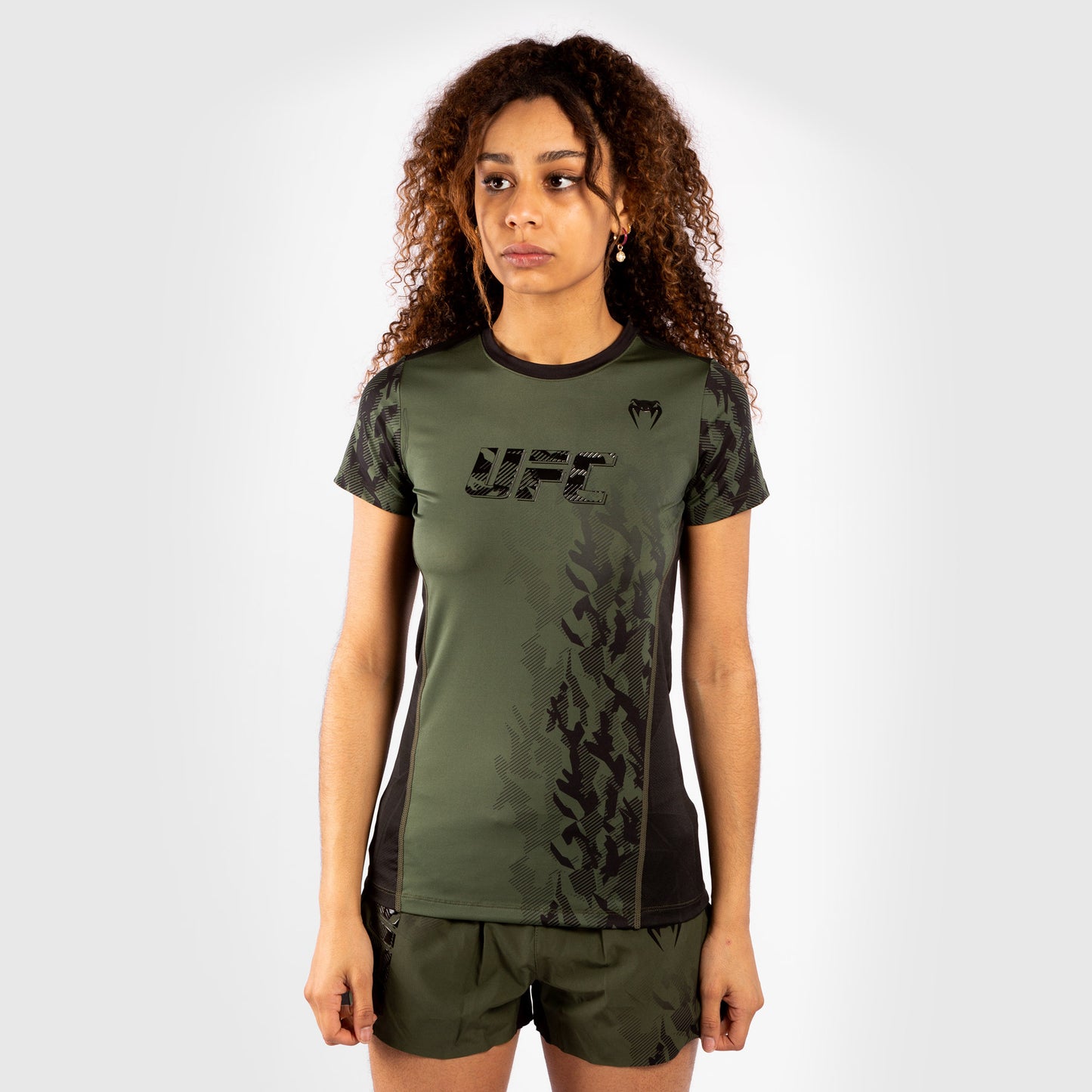Venum UFC Authentic Fight Week 女士高性能短袖T恤 – 卡其色