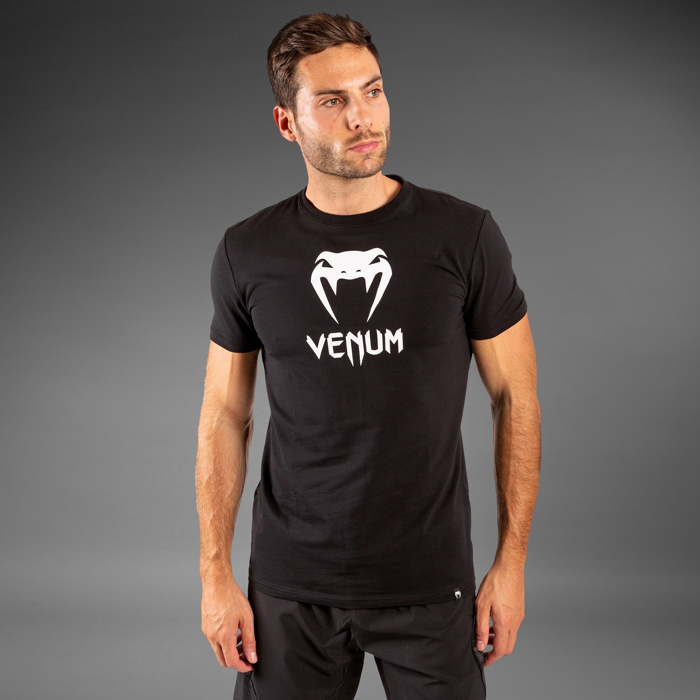 Venum Classic T恤–黑色