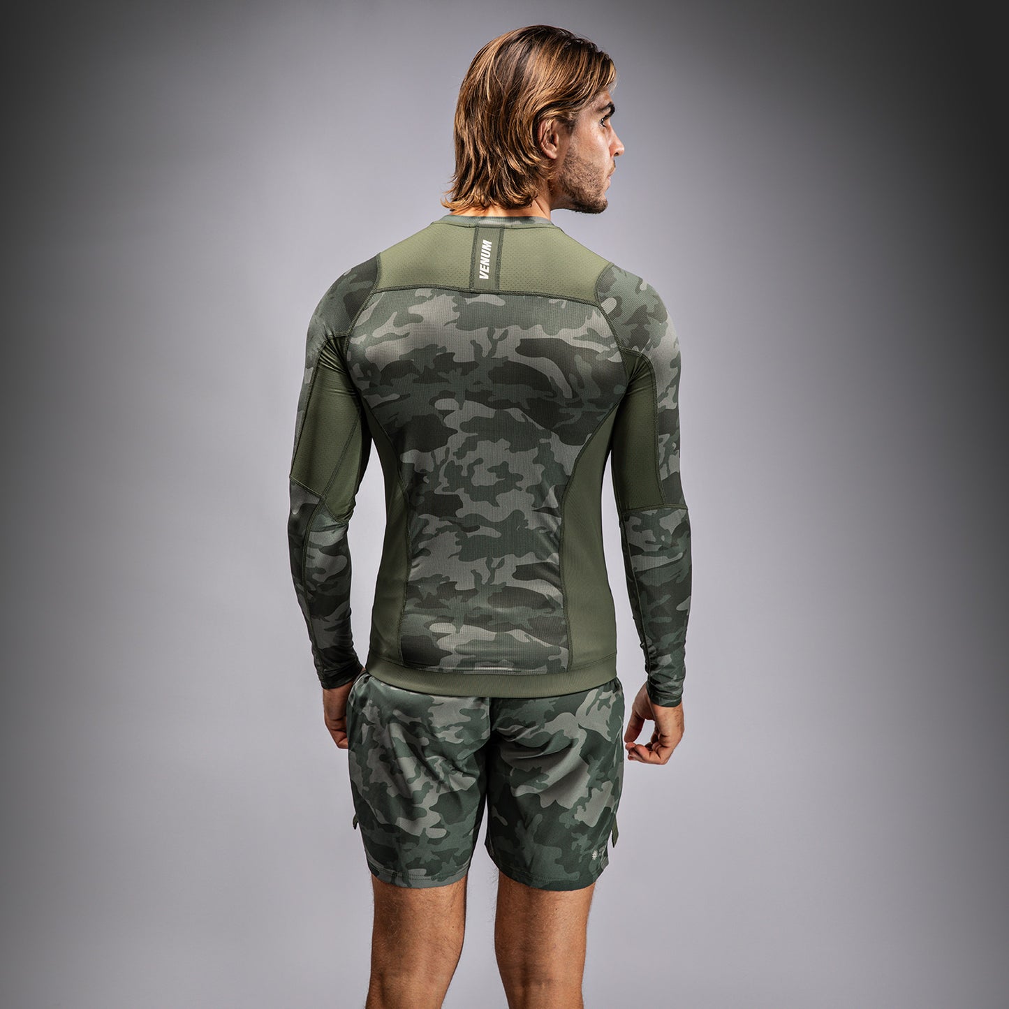 Venum G-Fit Air 男士长袖紧身防磨衣 – 军绿色迷彩