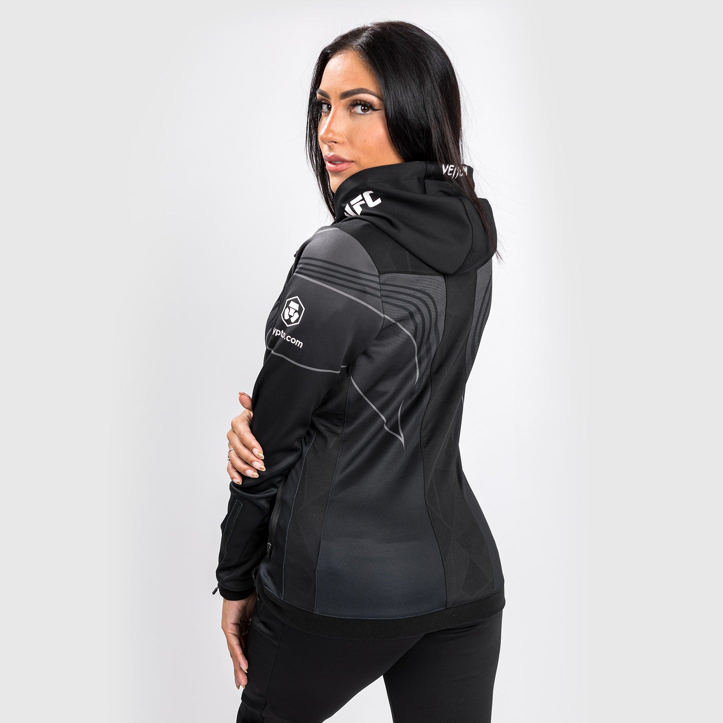 UFC Venum Authentic Fight Night 2.0 女士款走场连帽衫 – 黑色