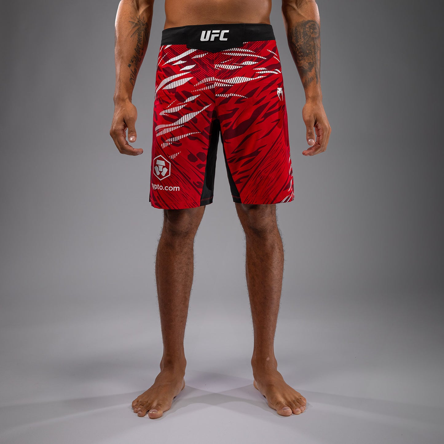 UFC Fusion by Venum Authentic Fight Night 男士格斗短裤 – 长款 – 红色