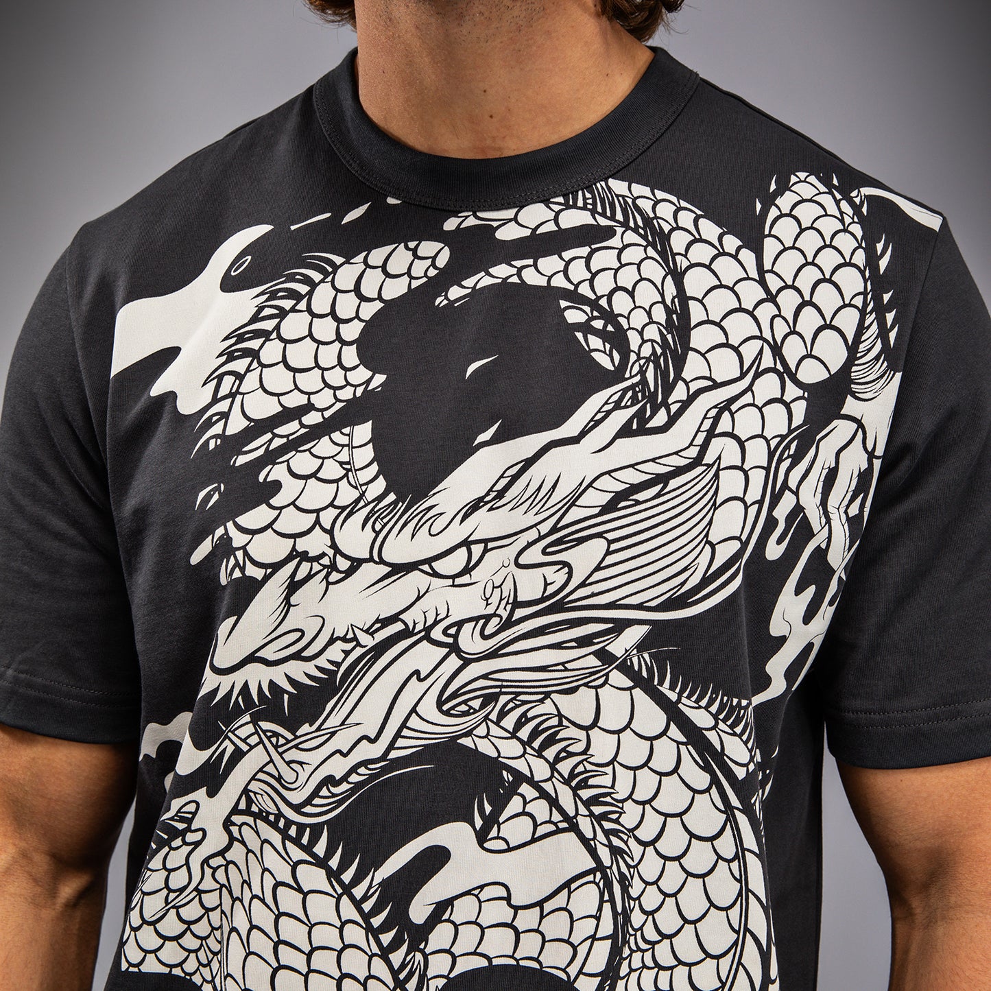 Venum Dragon’s Flight 男士T恤 – 炭灰色/奶油白