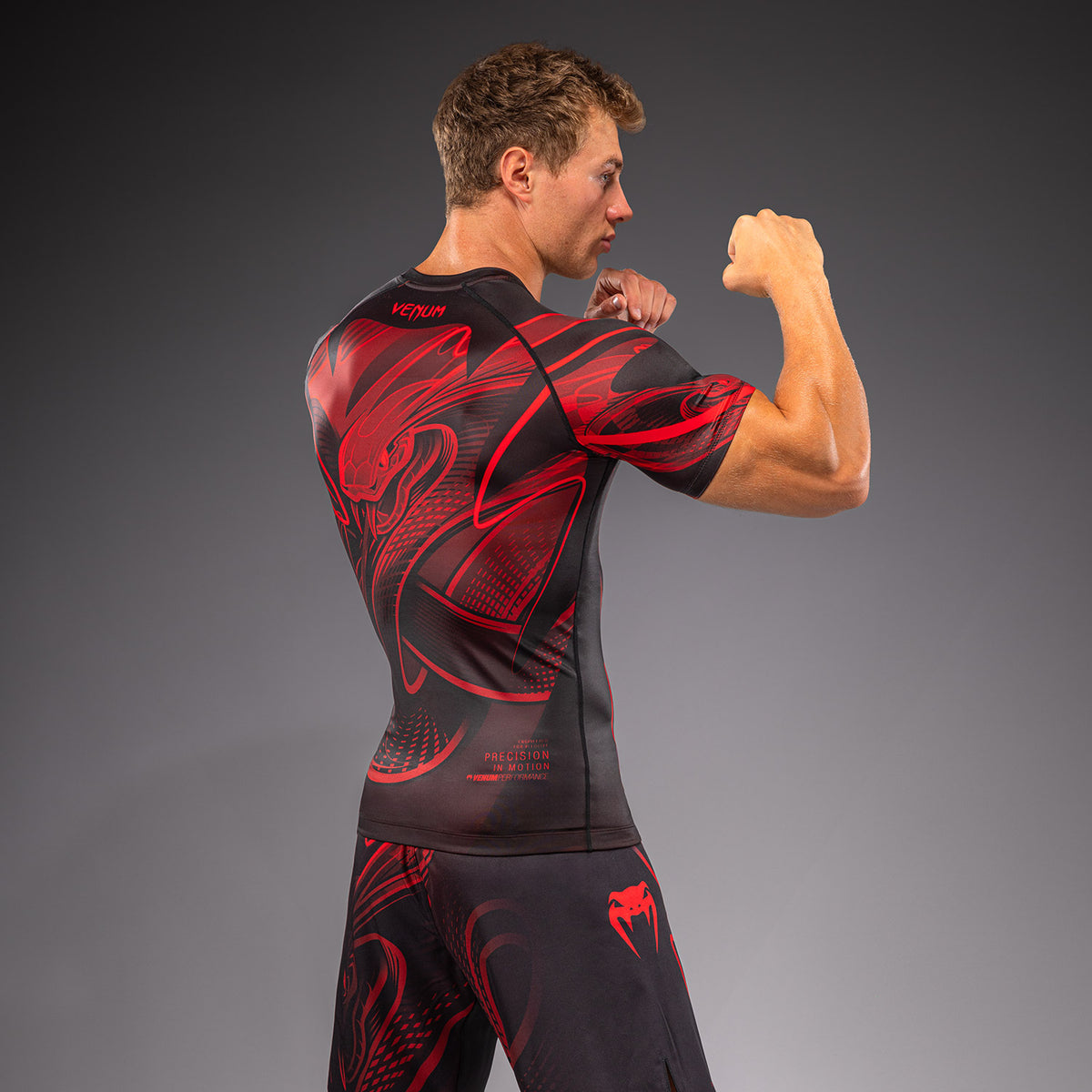 Venum Crimson Viper 2.0 短袖防磨衣 - 黑色/红色
