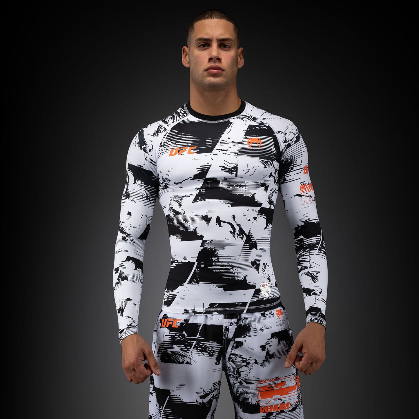 男士UFC Zenith by Venum白色正品格斗周性能长袖紧身防磨衣