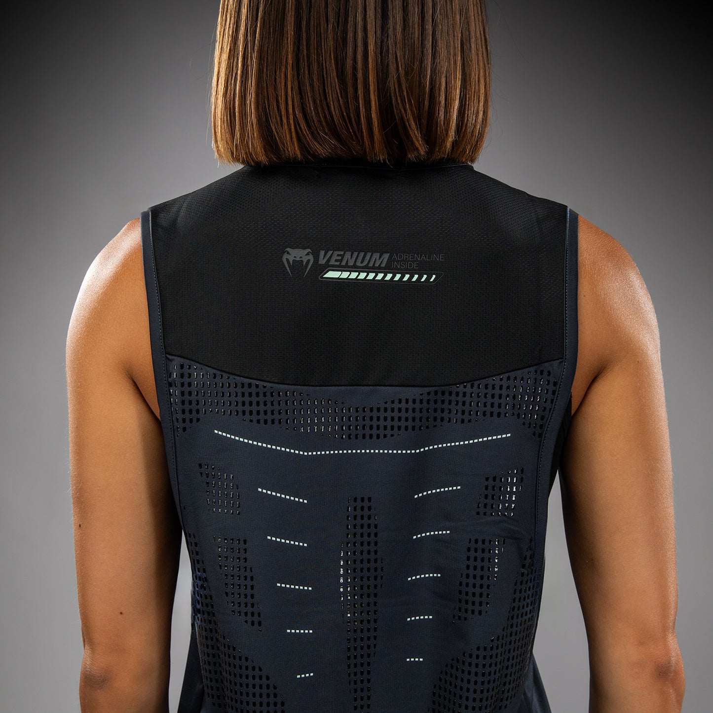 Venum Technical 3.0 女士 Dry Tech背心 – 风暴灰