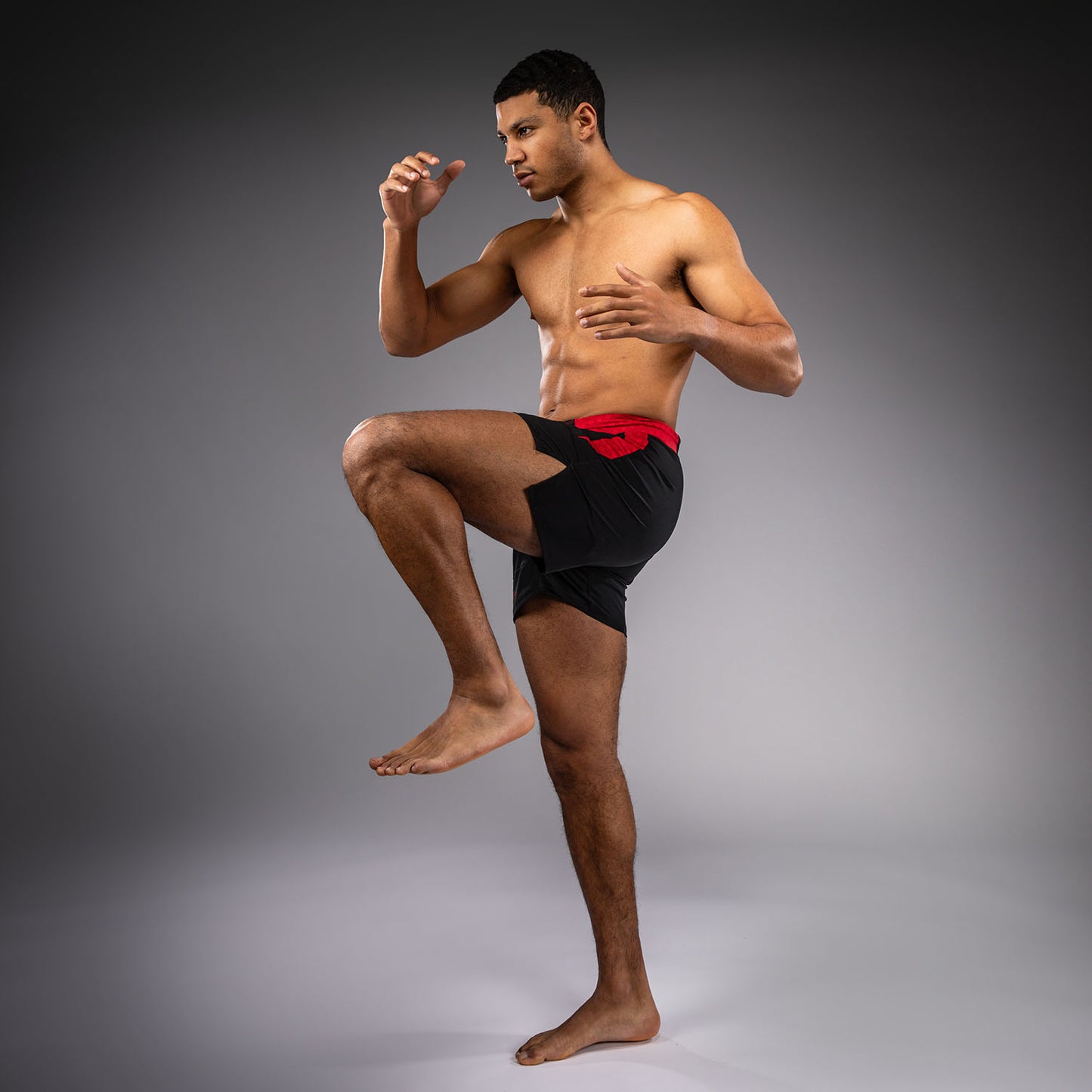 Venum X Roger Gracie Academy 格斗短裤 – 黑色/红色