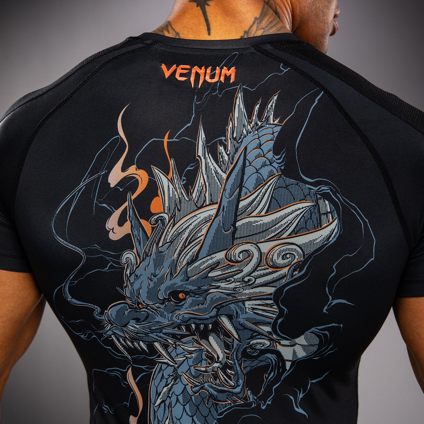 Venum Thunder Dragon 短袖紧身防磨衣 – 黑色/灰色/铜色