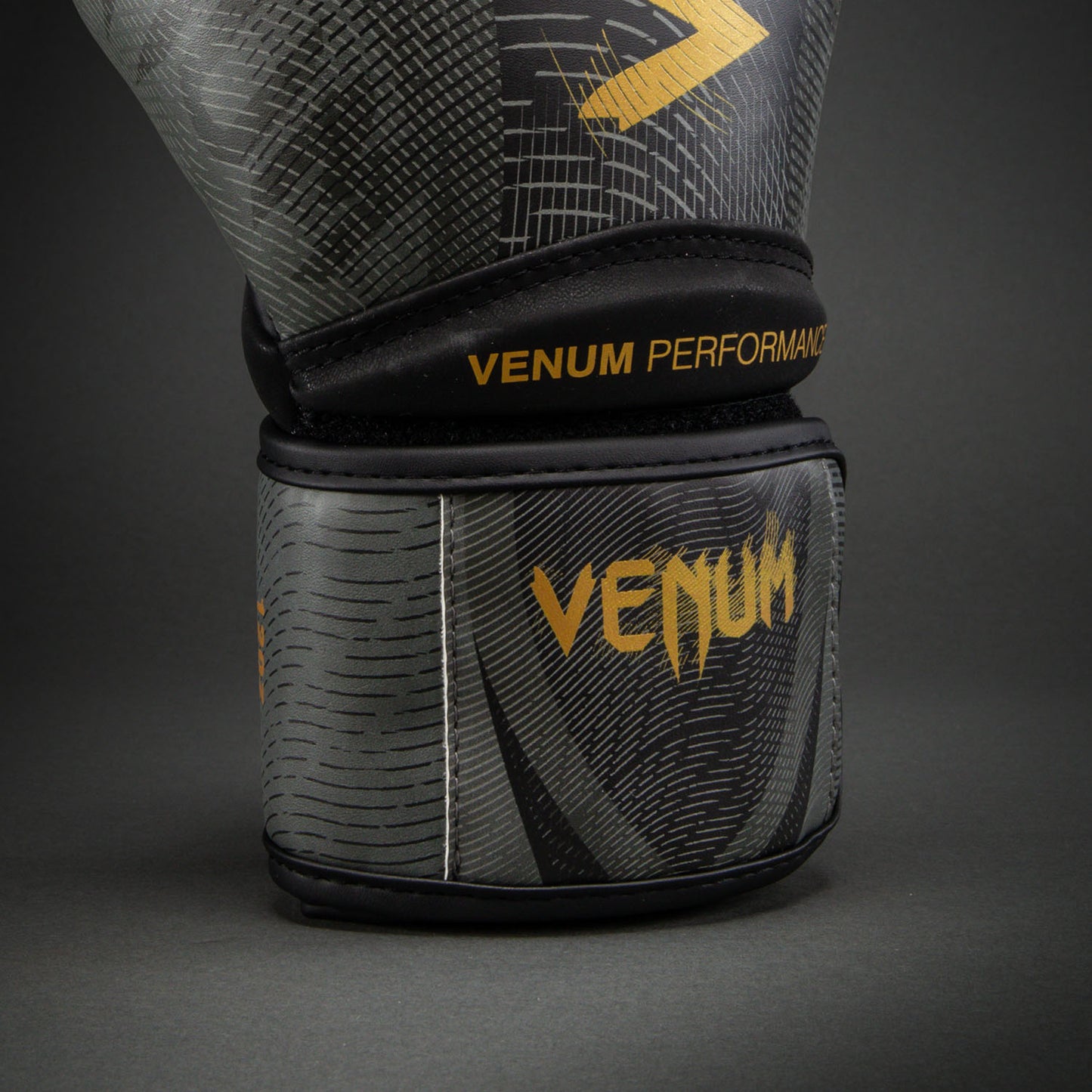 Venum Galactic 3.0 拳击手套 - 黑色/金色