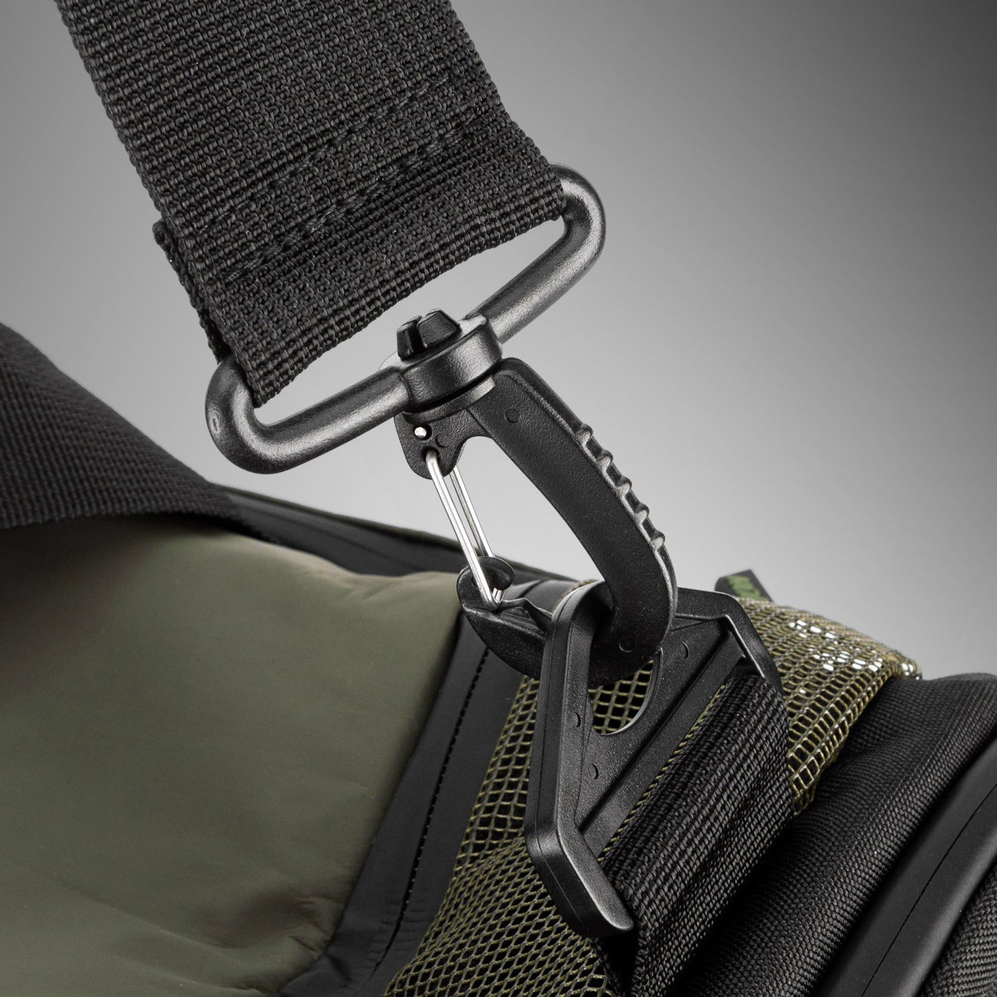Venum Trainer Lite Evo 运动包（48L）– 卡其色/黑色