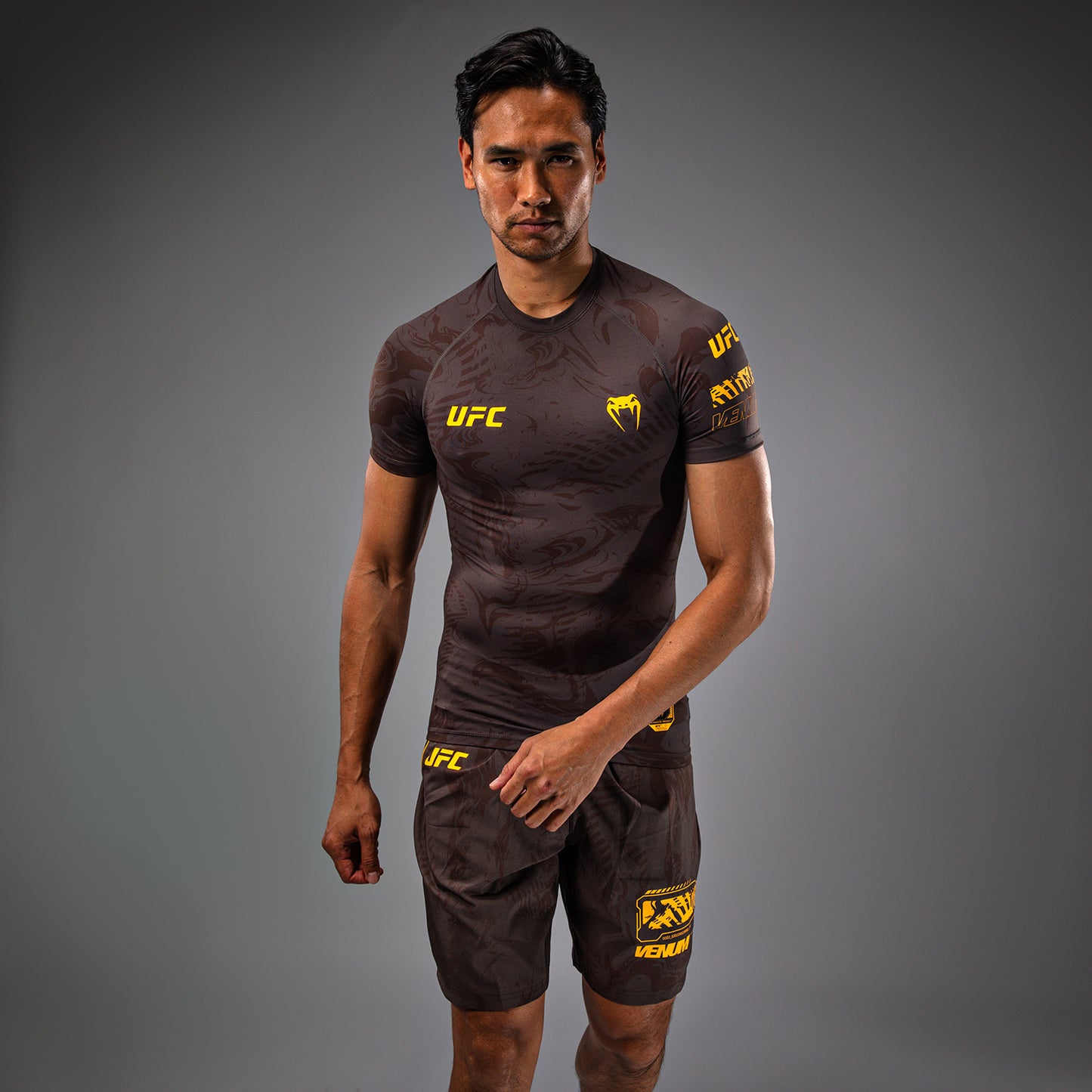 UFC Fusion by Venum Fight Week 男士款短袖紧身防磨衣 – 沙色