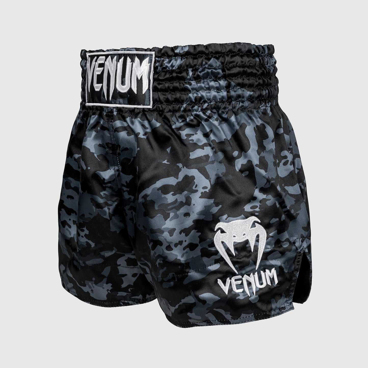 Venum Classic 泰拳短裤 – 深迷彩色