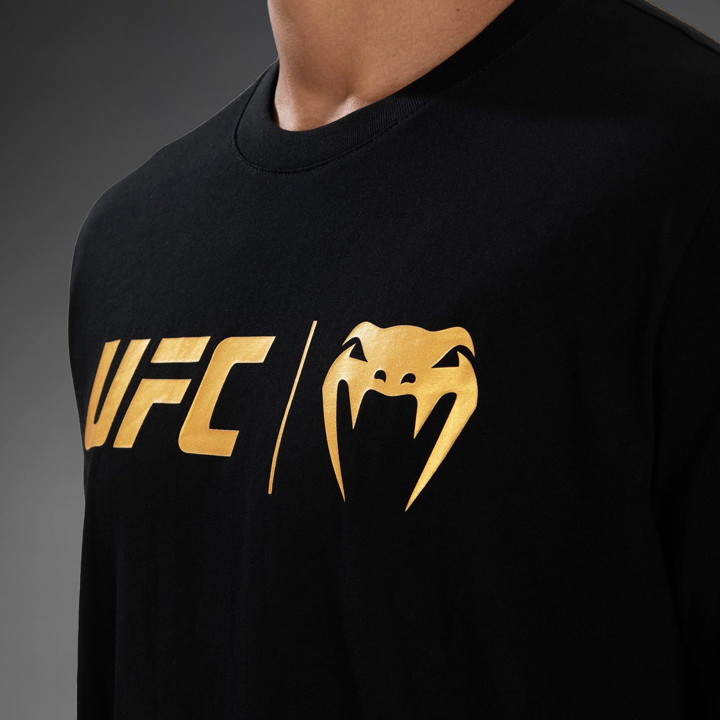 UFC Venum Classic T恤 – 黑色/金色