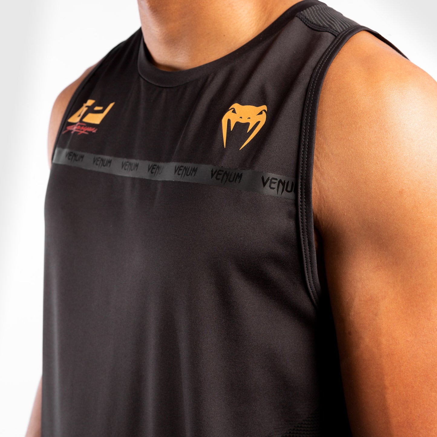 Venum Petrosyan 2.0 Dry-Tech背心 – 黑色/金色