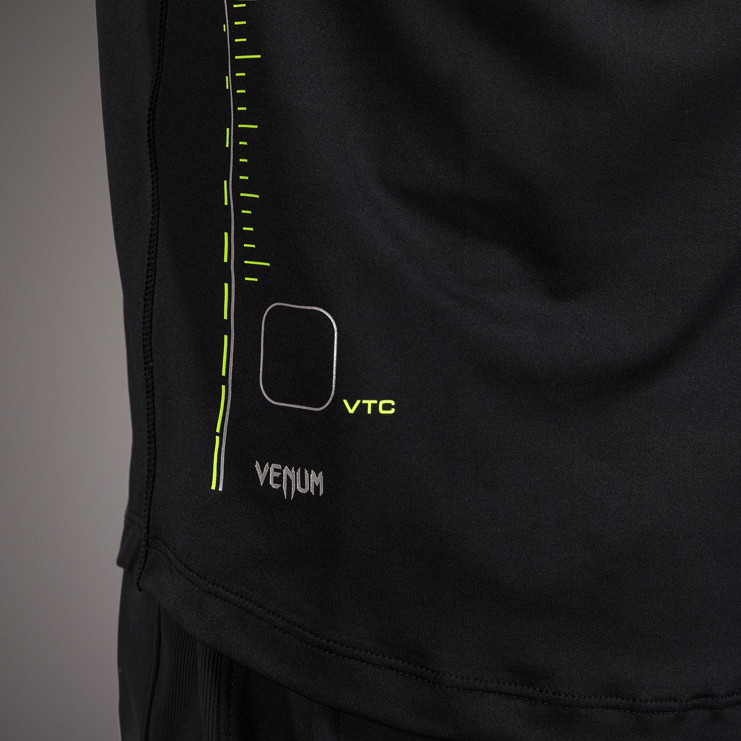 Venum Training Camp 4.0 Dry Tech T恤 – 黑色/荧光绿