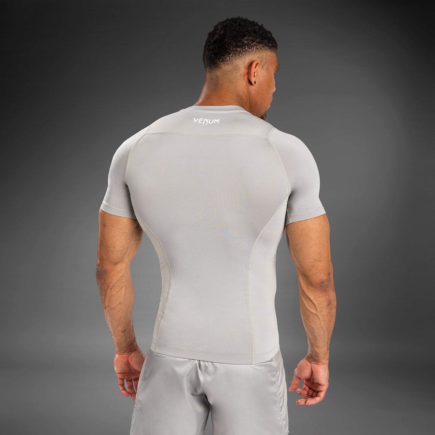 Venum Attack 男士短袖紧身防磨衣 – 沙色