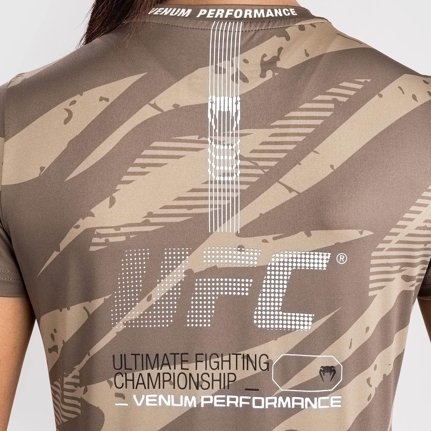 UFC Adrenaline by Venum Fight Week 女士 Dry Tech T恤 – 沙色迷彩