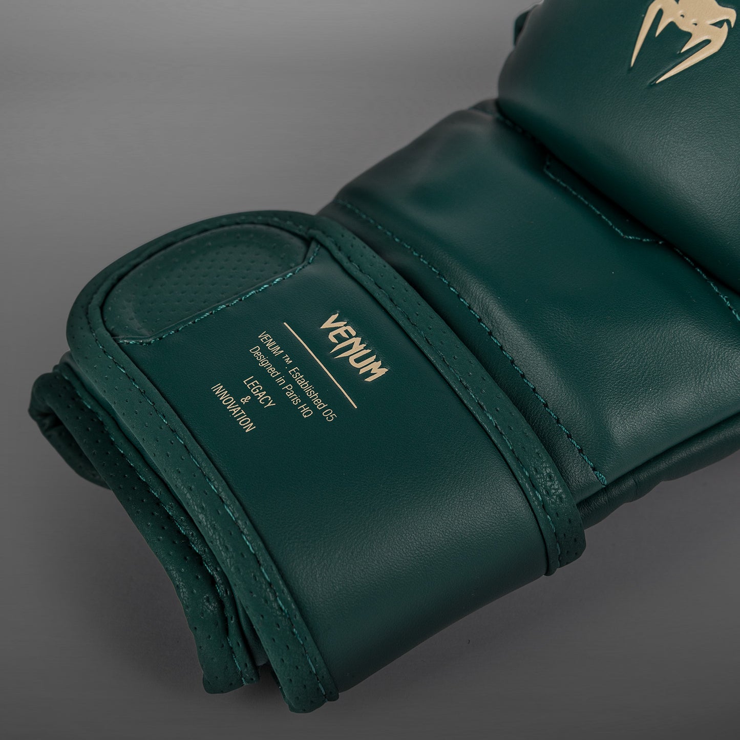 Venum Impact Evo MMA实战手套 – 绿宝石绿
