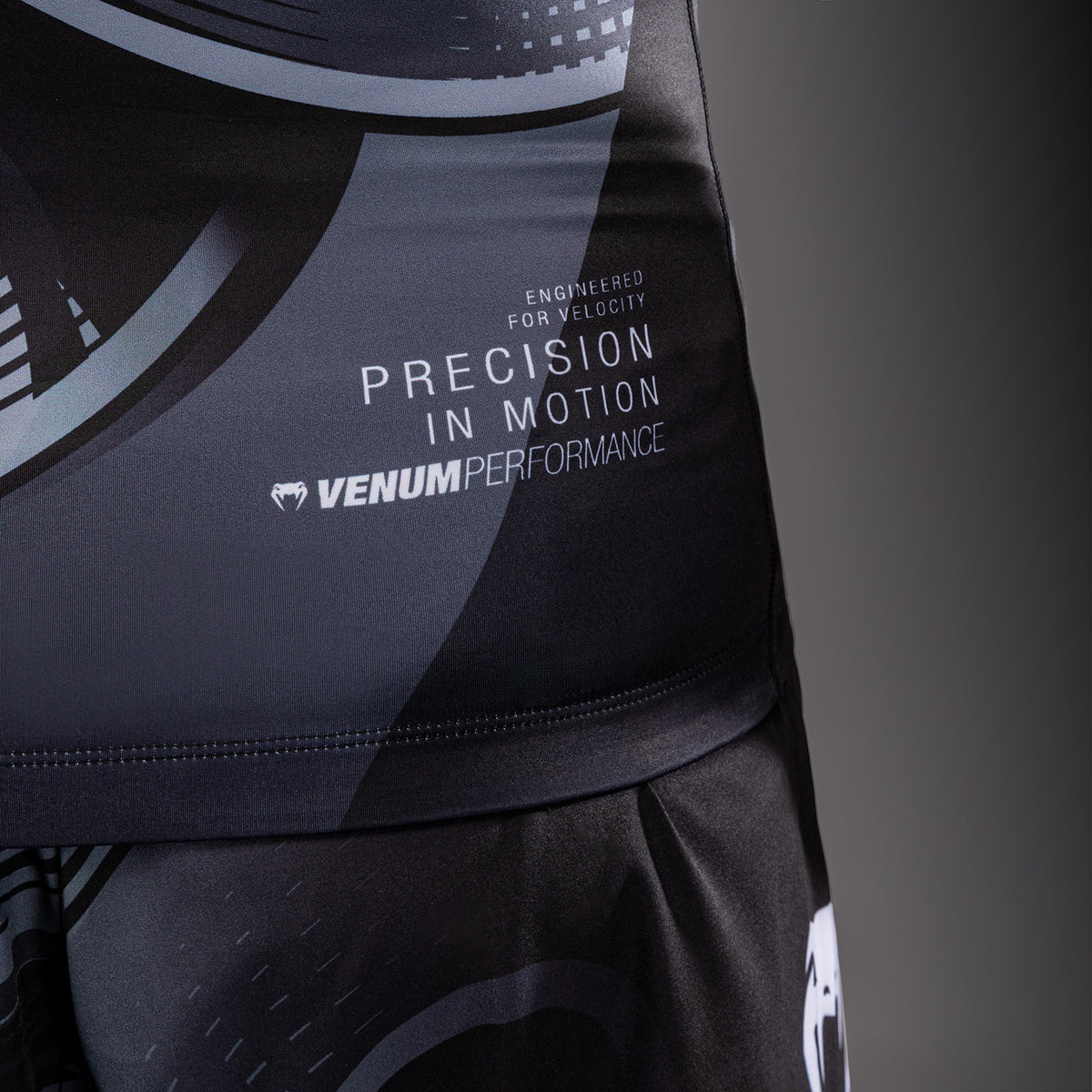 Venum Crimson Viper 2.0 短袖防磨衣 - 黑色/灰色