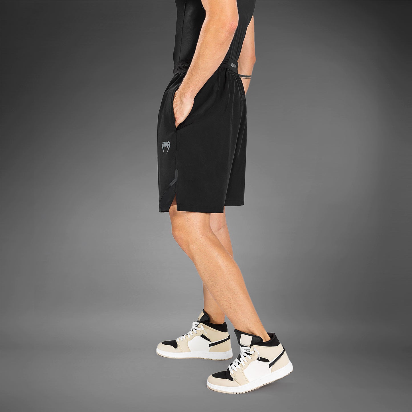 Venum G-Fit Air 训练短裤 – 黑色