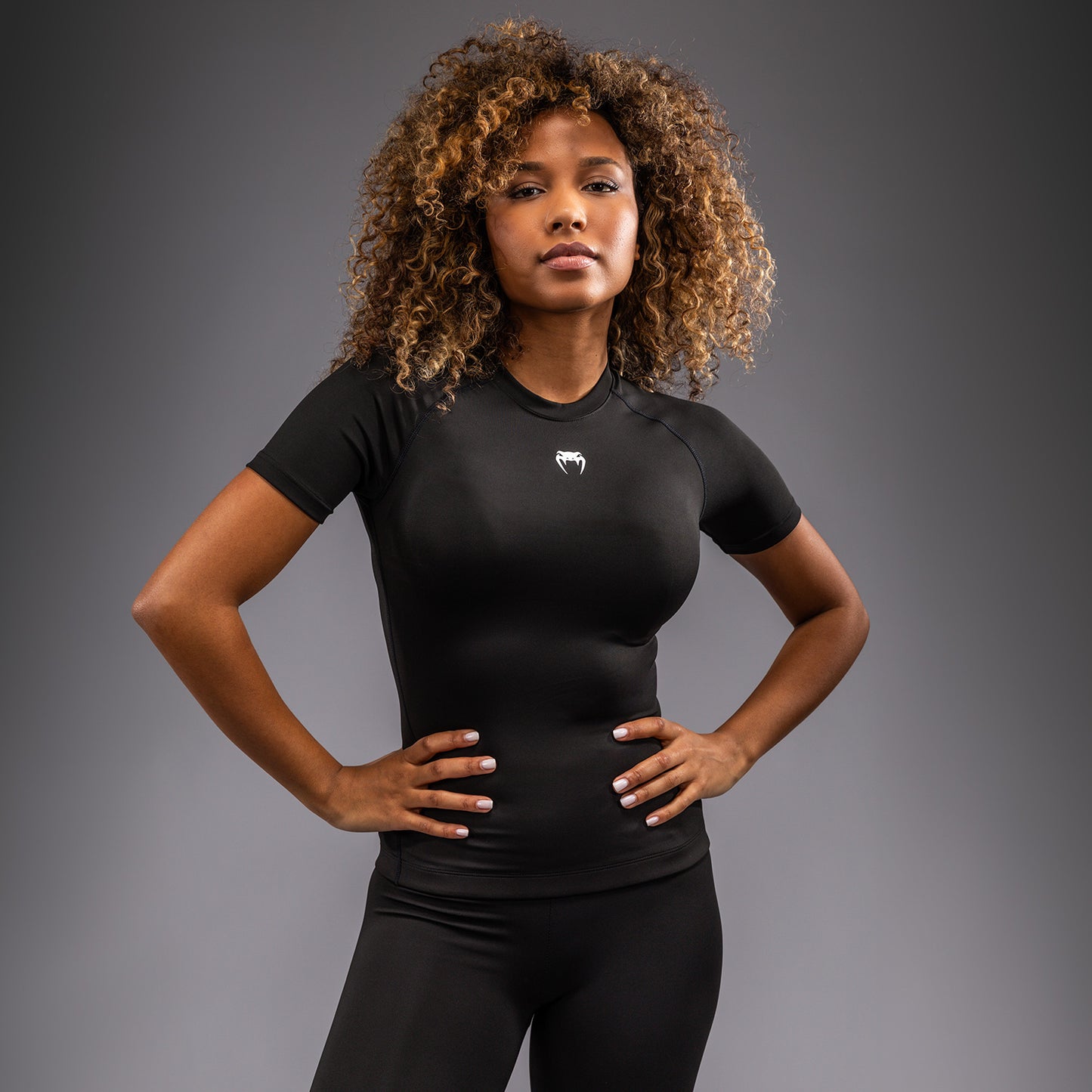 Venum Aero XT 女士紧身防磨衣 短袖 – 黑色