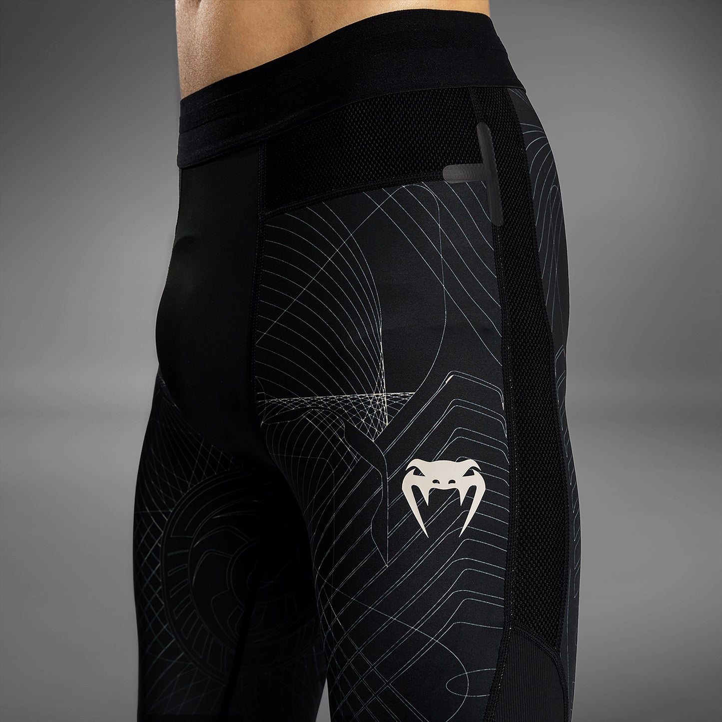 Venum G-Fit Air 男士紧身裤 – 深黑色/沙漠沙色