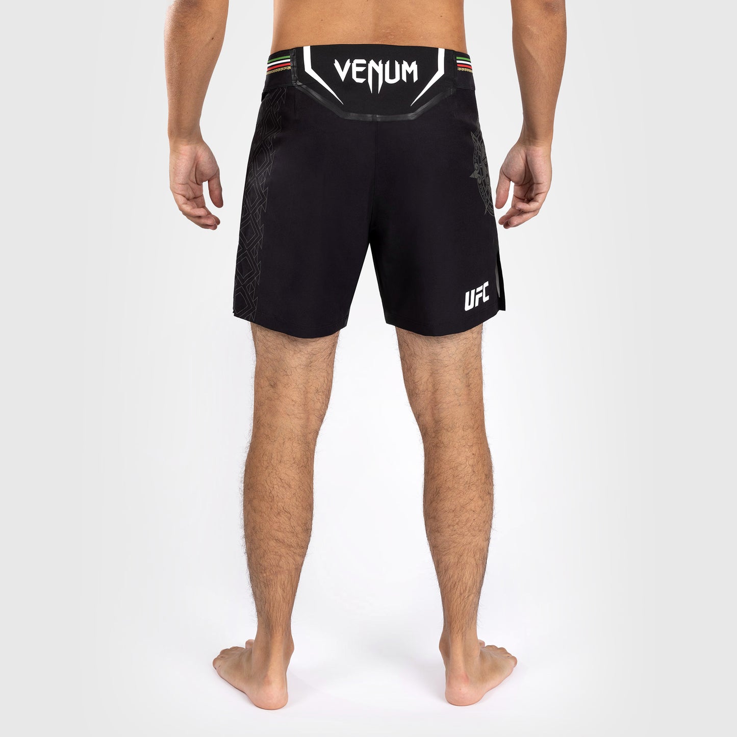 Noche UFC by Venum Authentic Fight Night 男士格斗短裤 – 短款 – 黑色