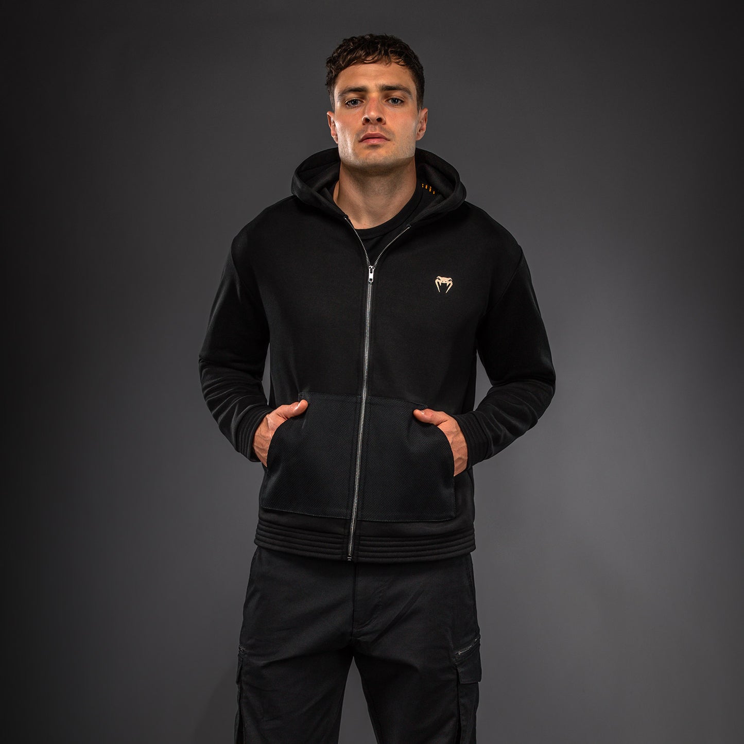 Venum Urban 柔术服连帽卫衣–黑色