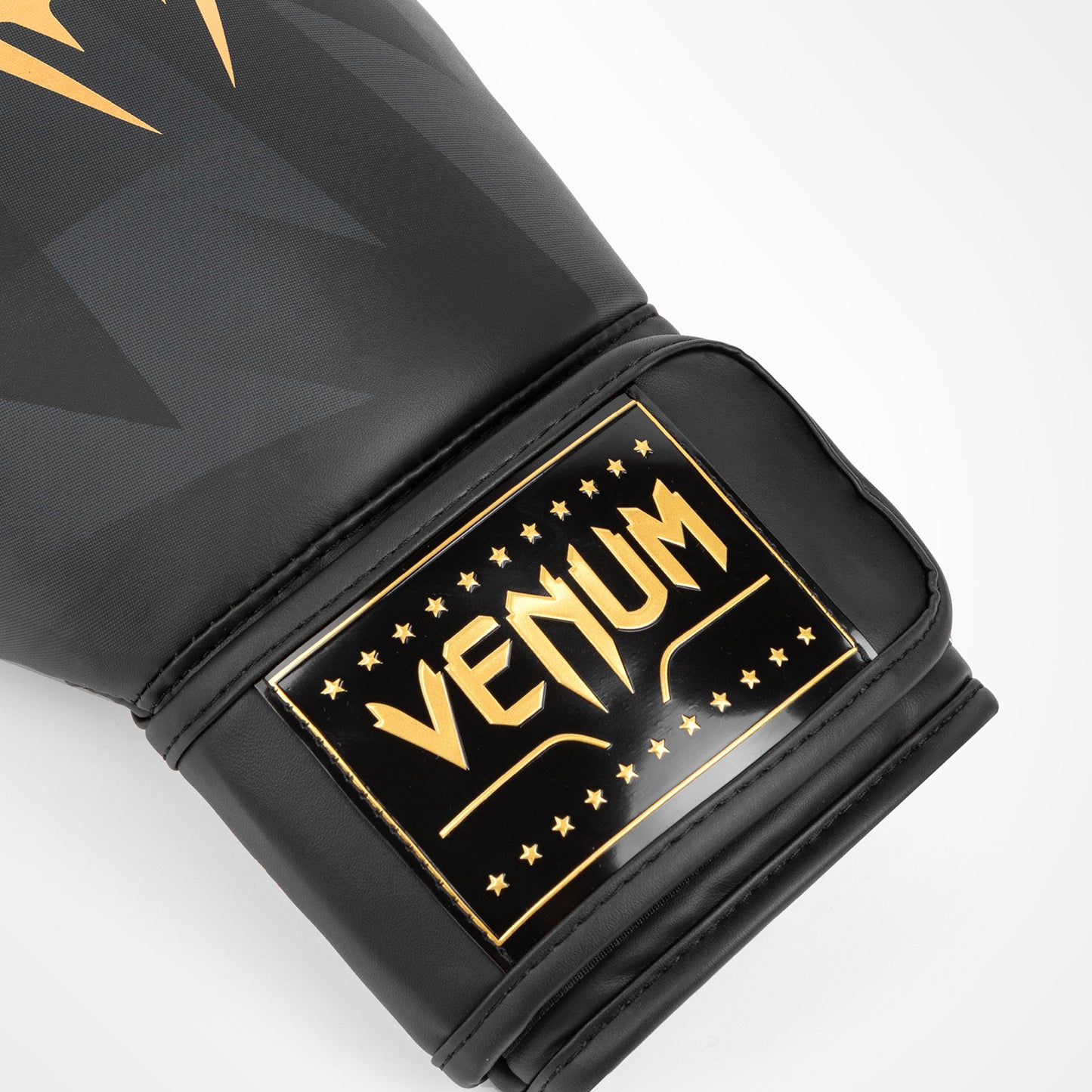 Venum Razor 拳击手套 – 黑色/金色