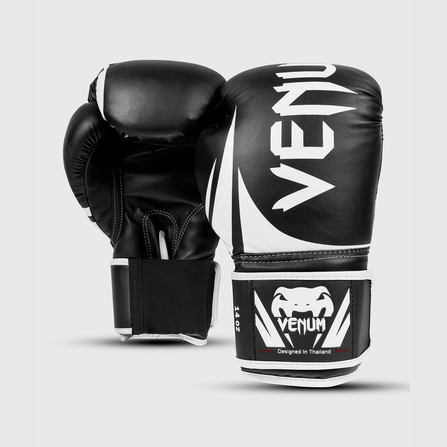 Venum Challenger 2.0 拳击手套 – 黑色/白色