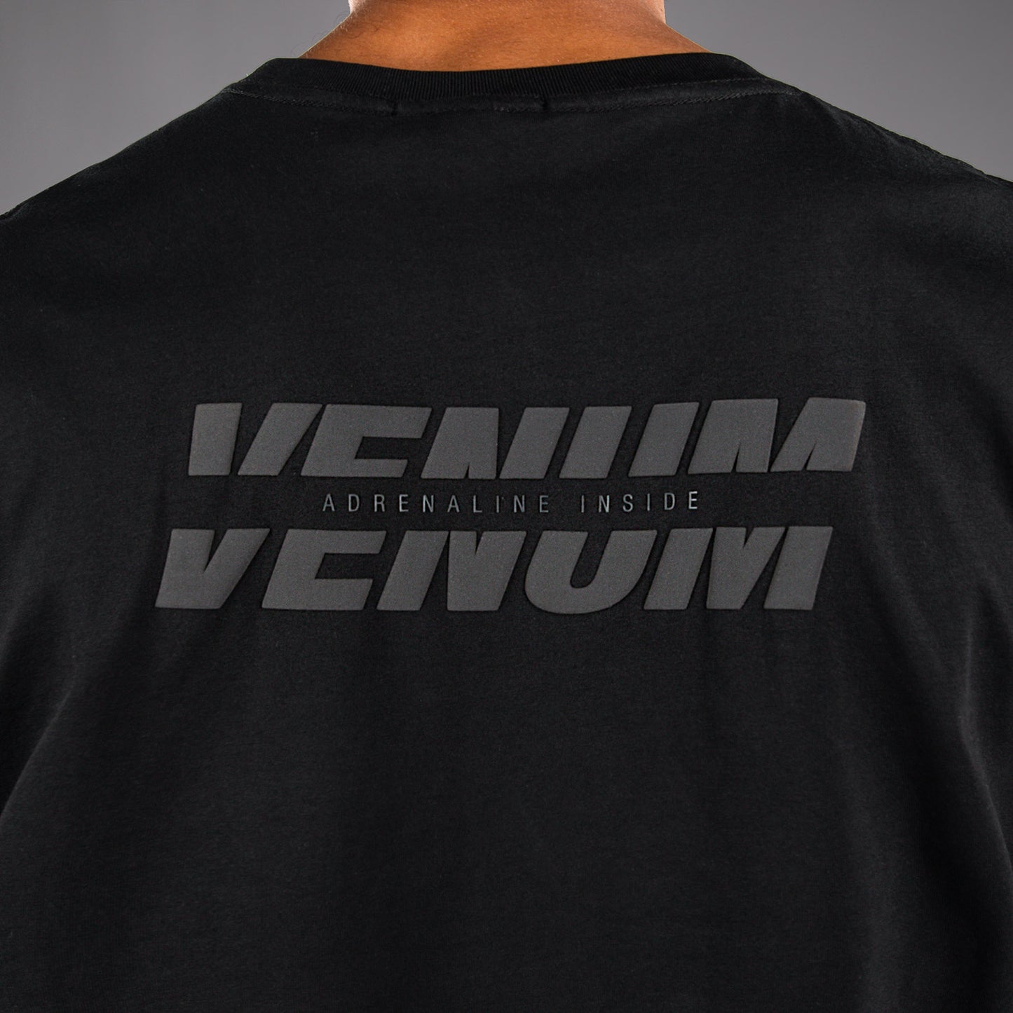 Venum Divide 无袖T恤–黑色