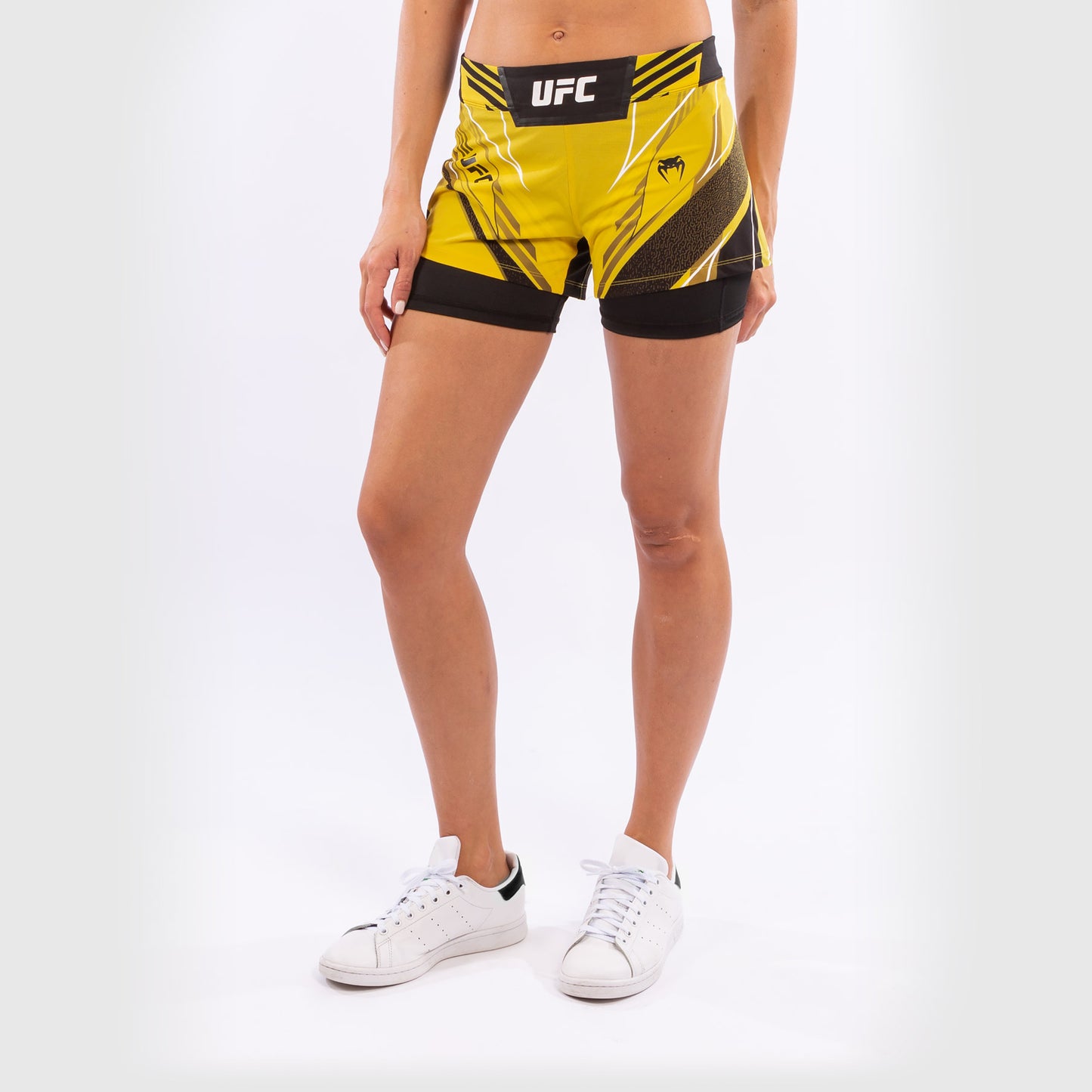 UFC Venum Authentic Fight Night 女士格斗短裤 – 短款 – 黄色