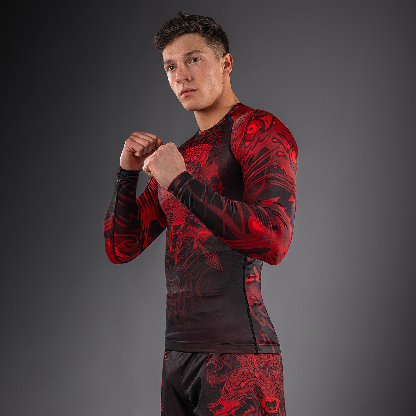 Venum Wolf Atak 长袖紧身防磨衣 – 黑色/红色