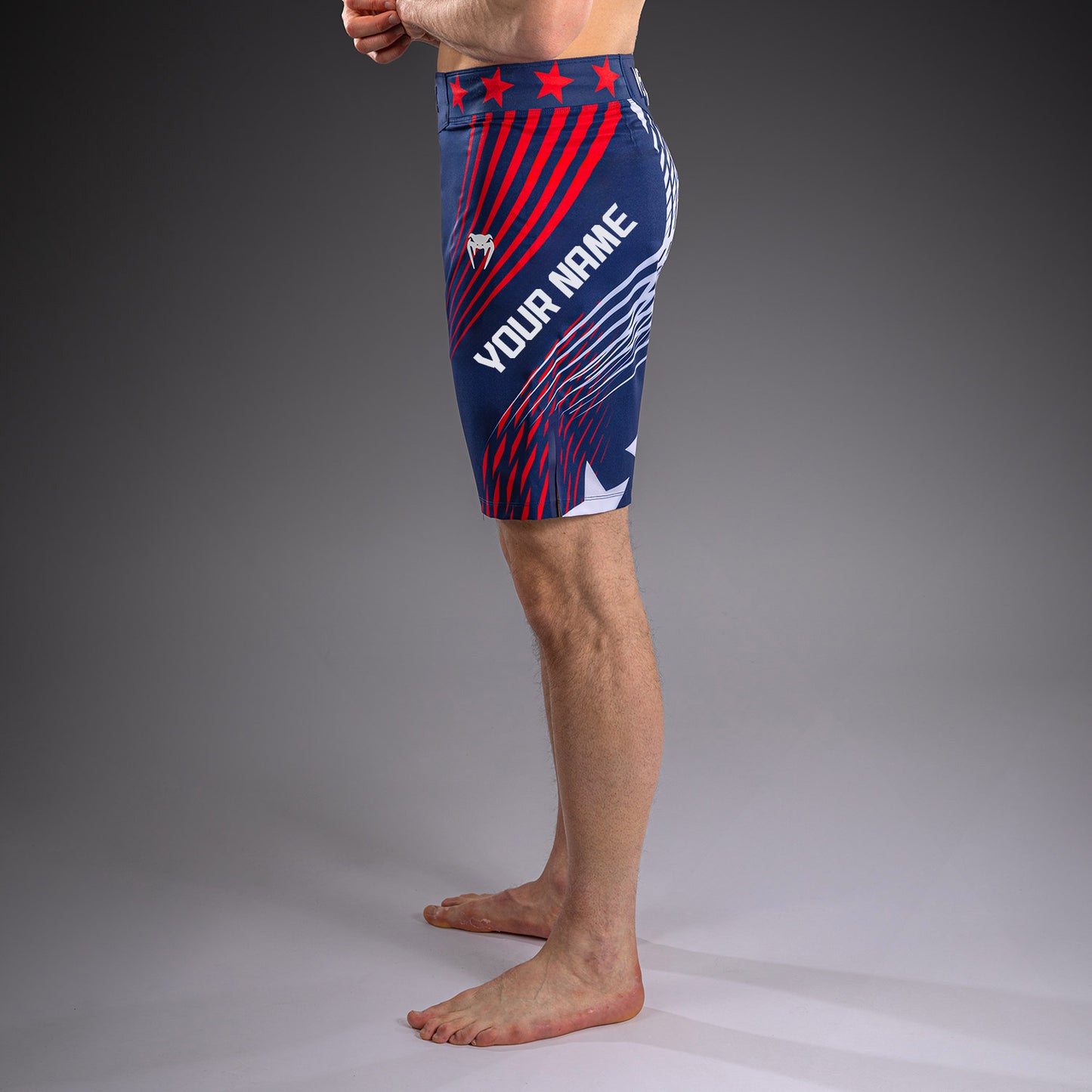 Official UFC Freedom 250 by Venum 男士 Authentic Fight Night 长款格斗短裤 - 蓝色