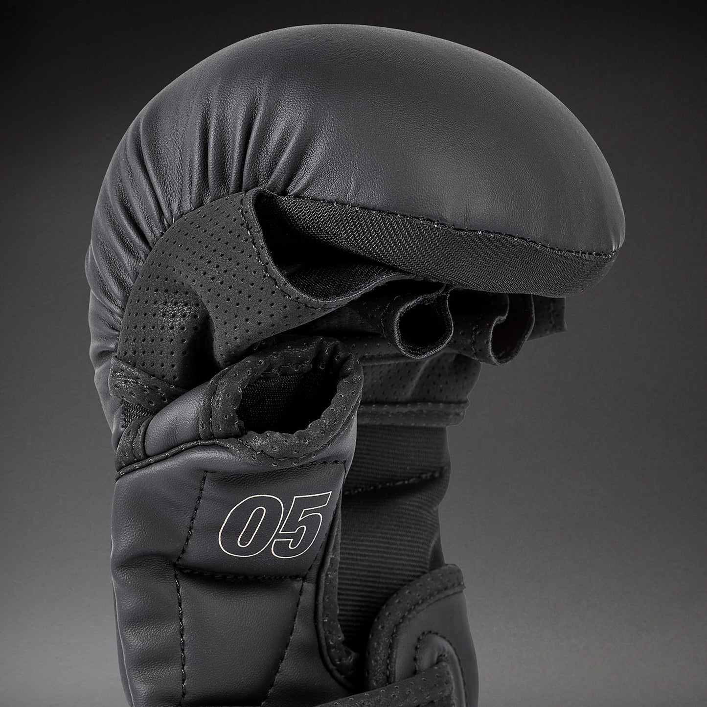 Venum Impact Evo MMA陪练手套 - 黑色