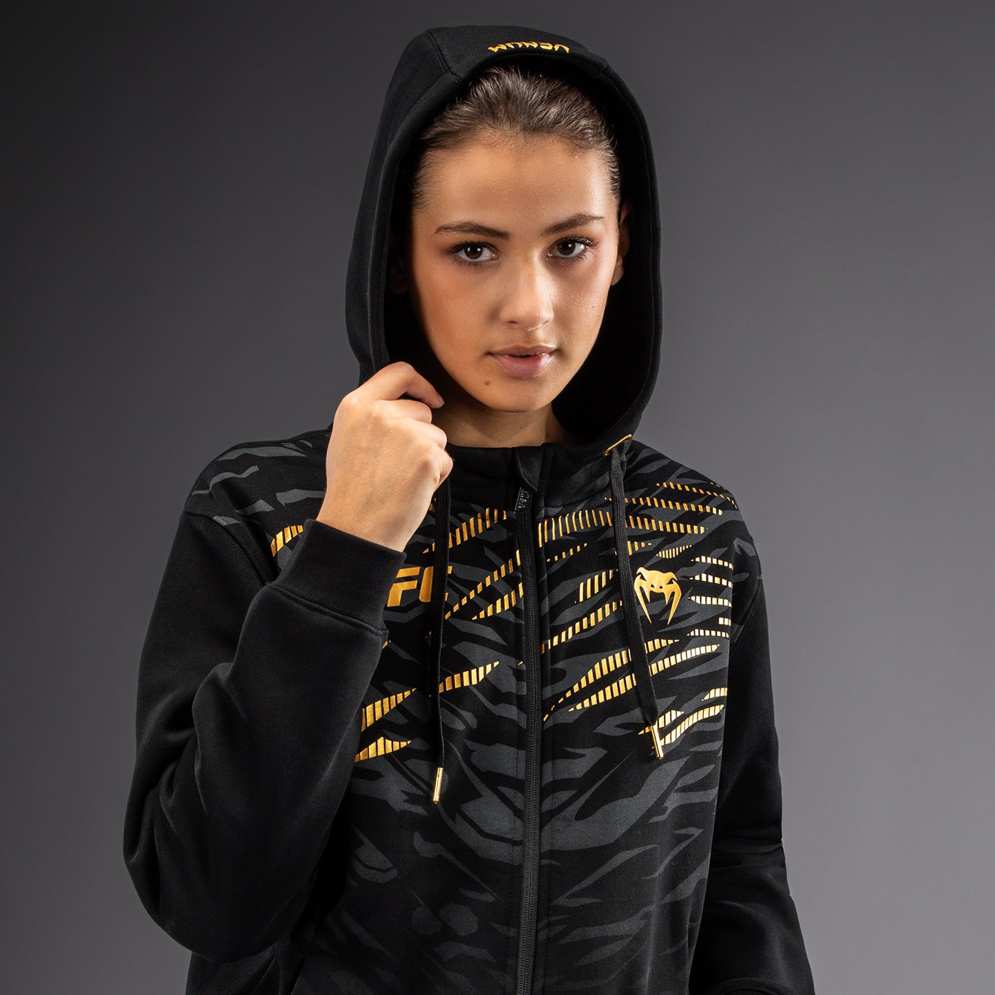 UFC Fusion by Venum 女士款 复制拉链连帽衫 – 冠军