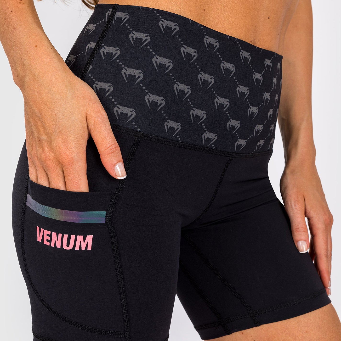 Venum Monogram 紧身短裤 – 女士款 – 黑色/粉红金