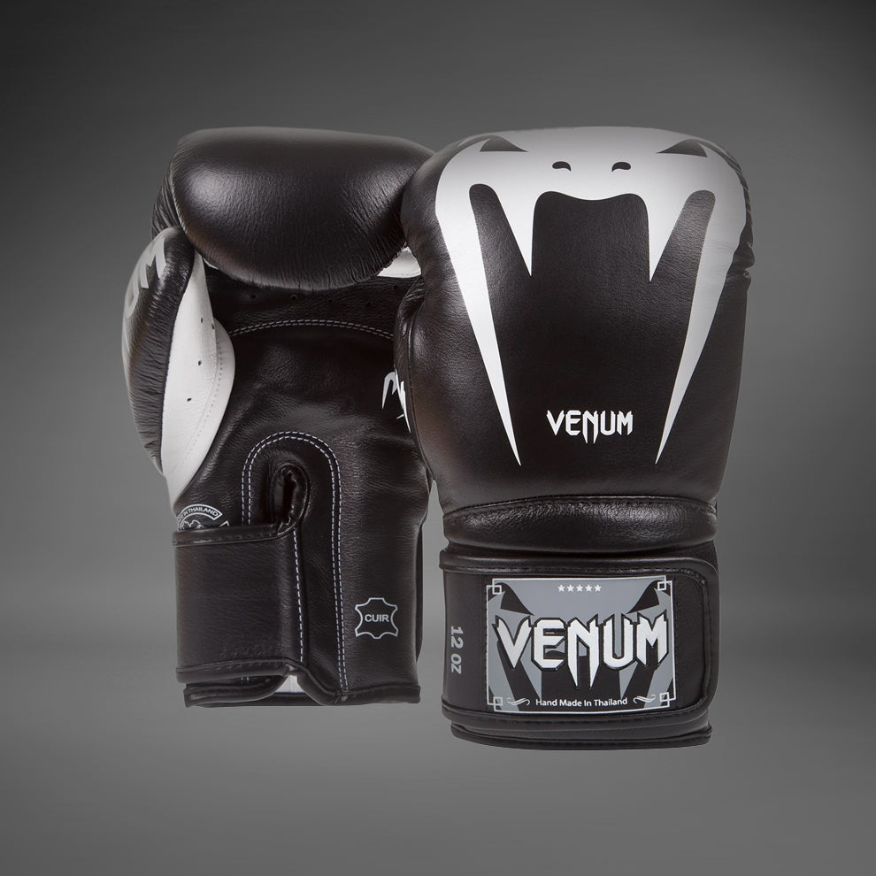 Venum Giant 3.0 拳击手套 – 纳帕皮革黑色