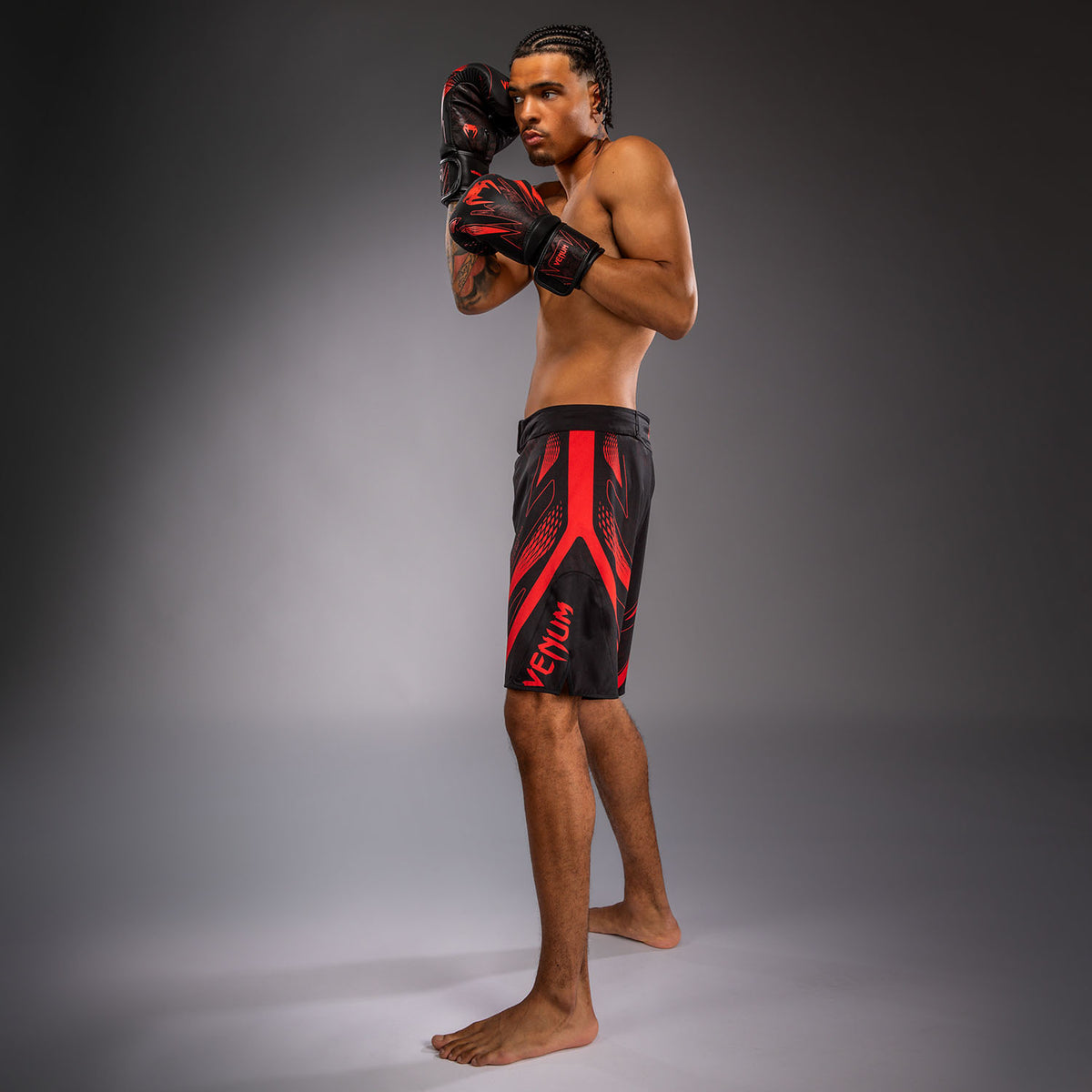 Venum Amazonia Reborn MMA短裤 - 黑色/红色