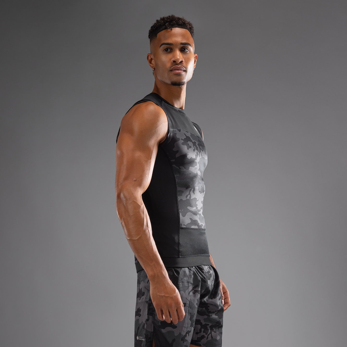Venum G-Fit Air 男士无袖紧身防磨衣 – 数字城市迷彩
