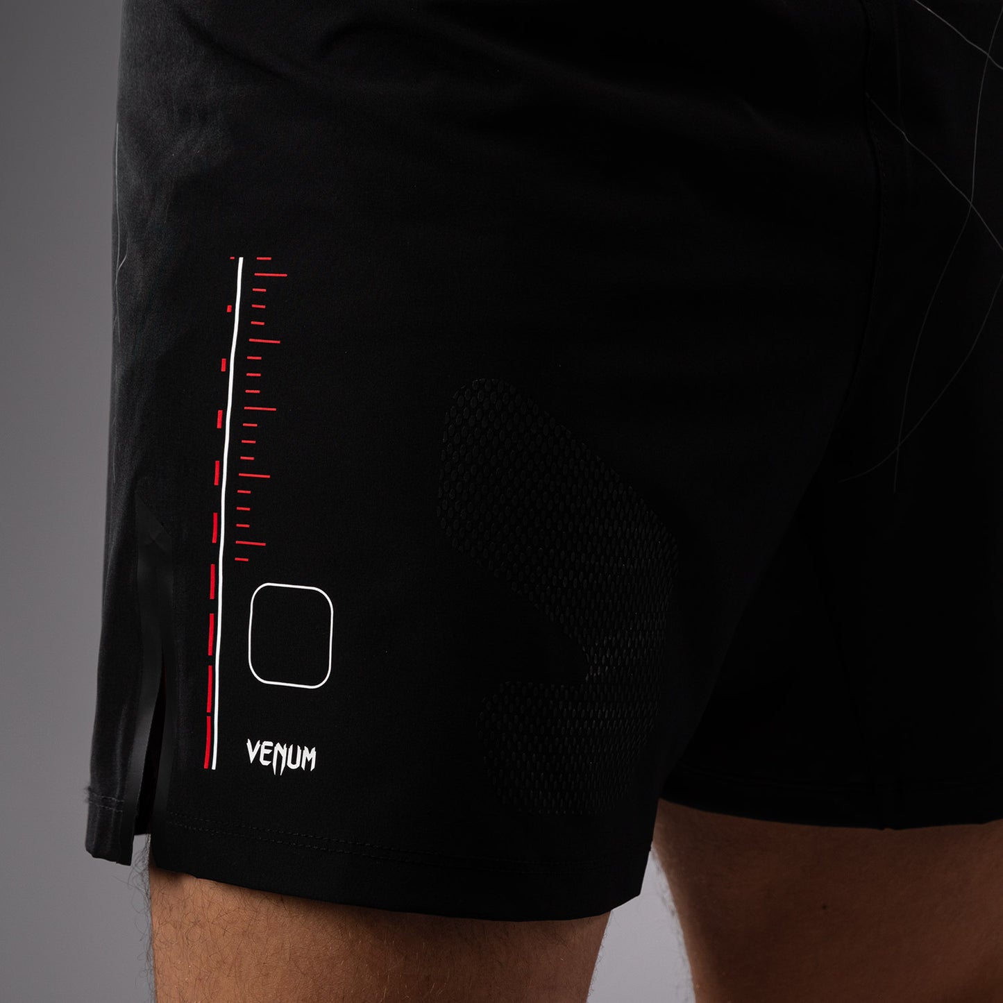 Venum Tactical XT 格斗短裤 – 黑色/火红色