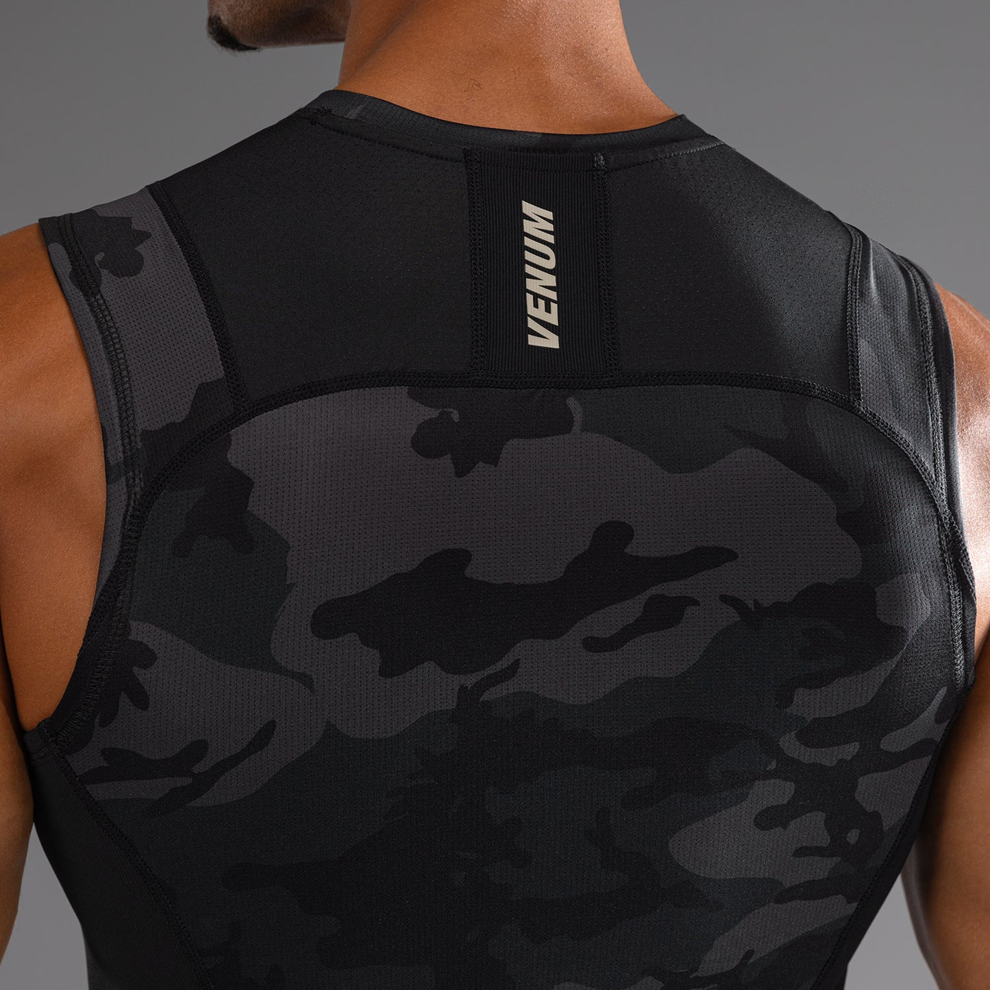 Venum G-Fit Air 男士无袖紧身防磨衣 – 数字城市迷彩