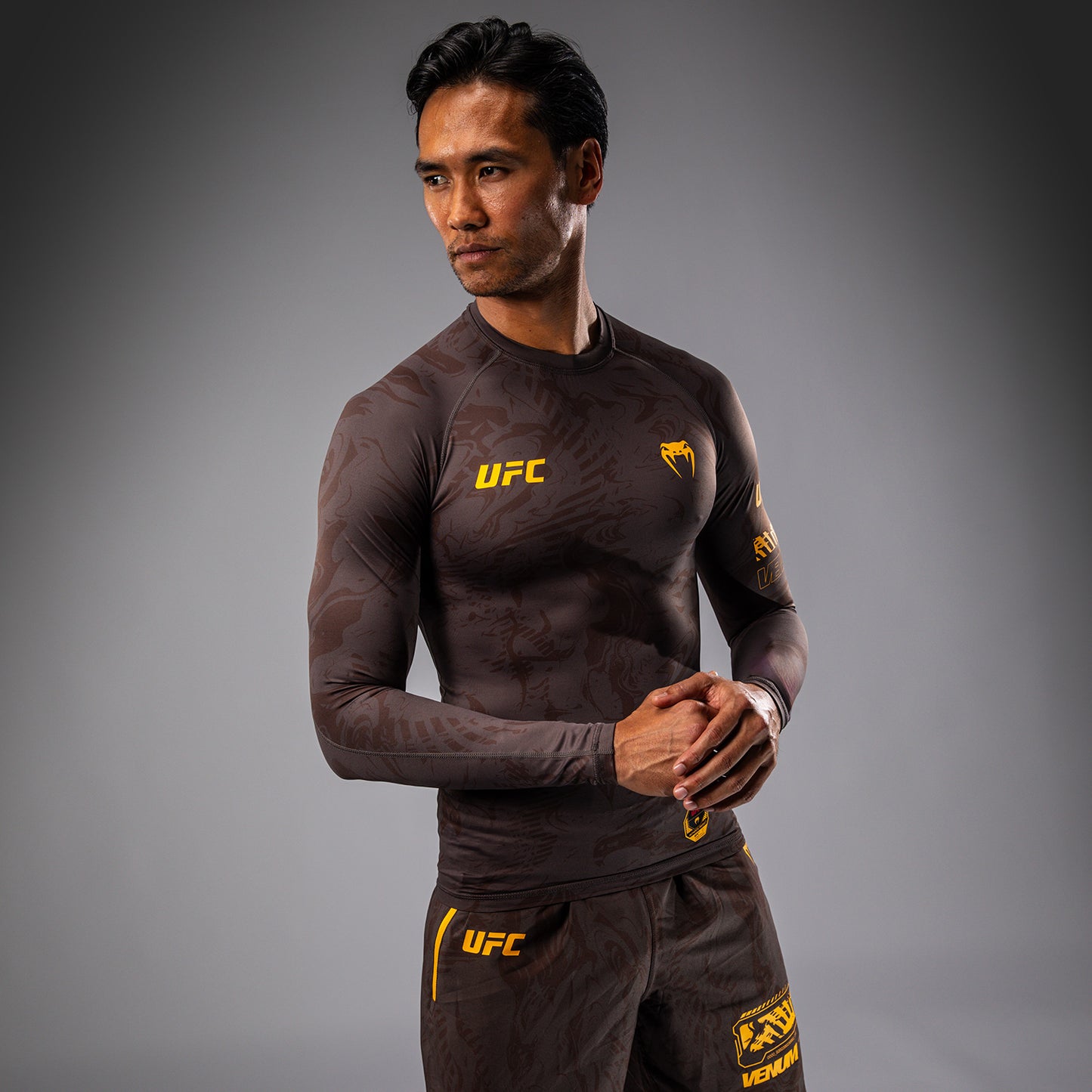 UFC Fusion by Venum Fight Week 男士长袖紧身防磨衣 – 沙色