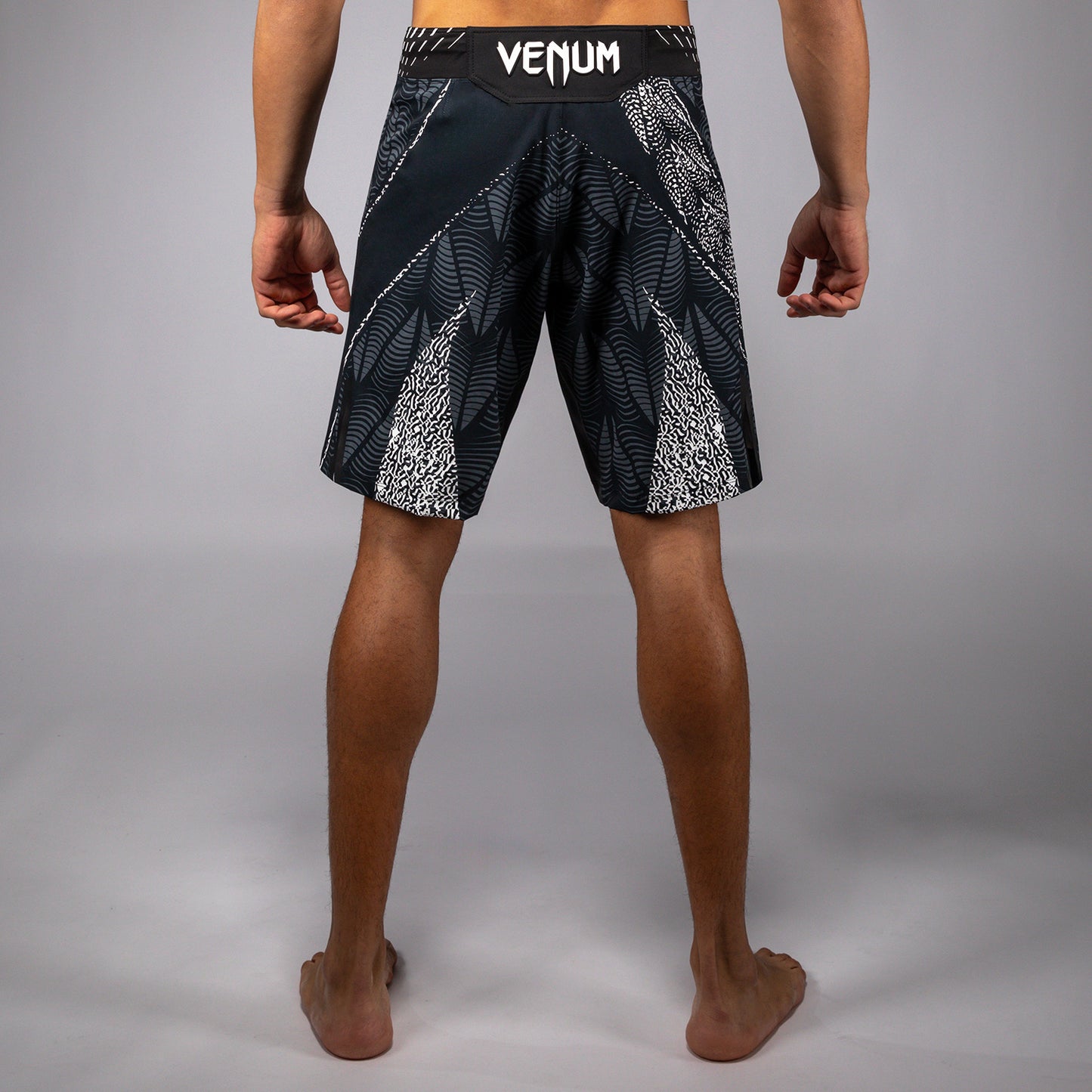 男士Venum UFC Zenith 黑色正品Fight Night长款格斗短裤