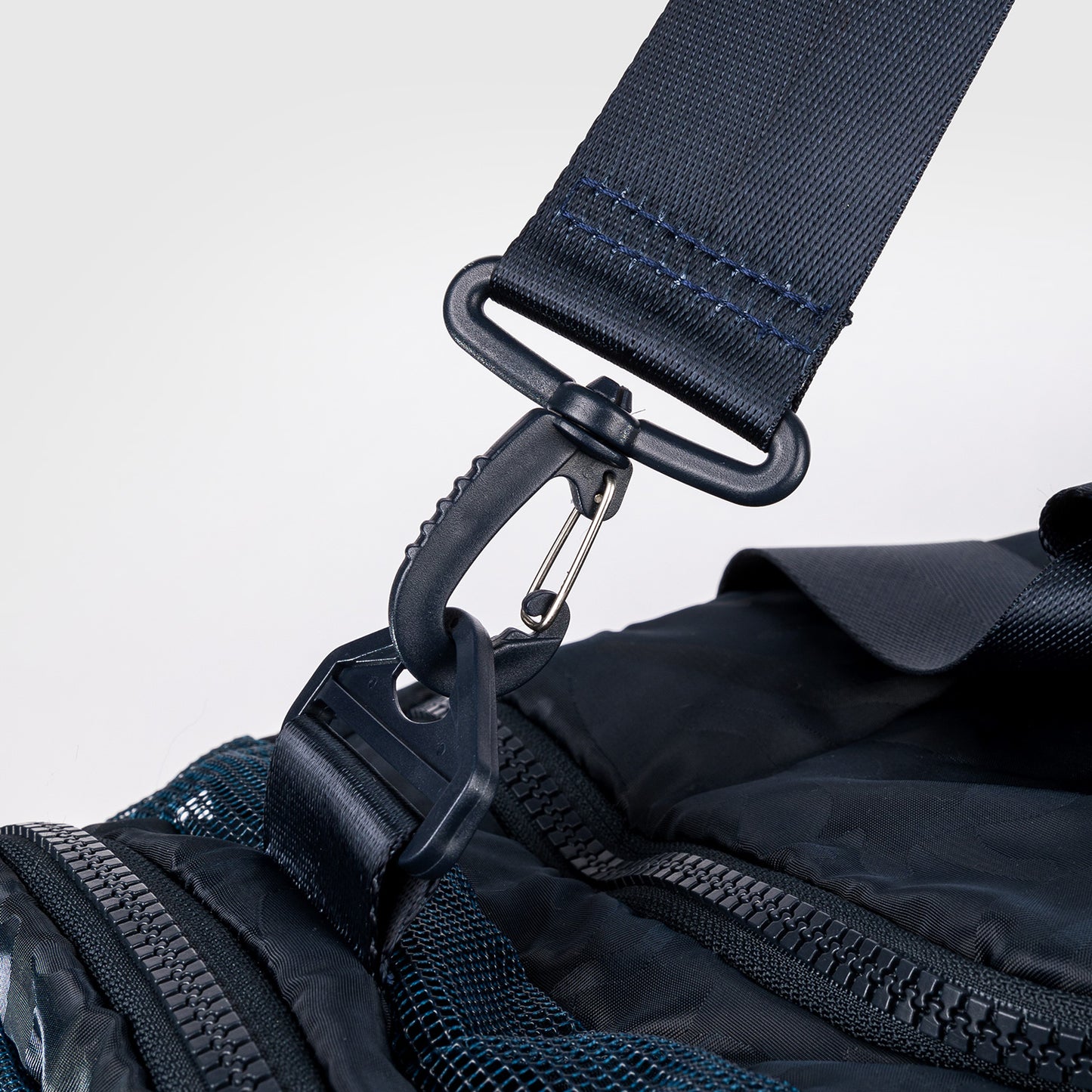Venum Trainer Lite 运动包（48升）– 迷彩色/蓝色