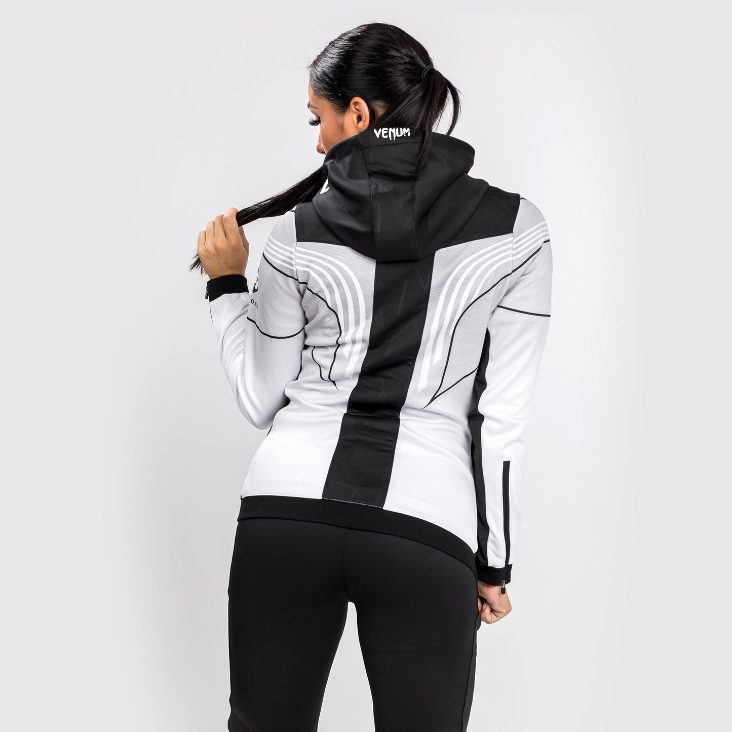 UFC Venum Authentic Fight Night 2.0 Kit by Venum 女士款连帽衫 – 白色