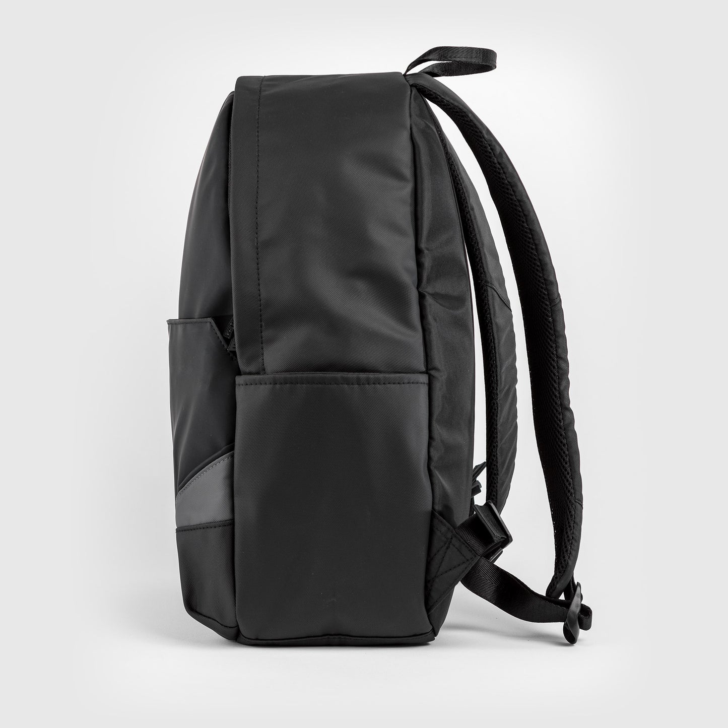Venum Evo 2 Light 背包 (20-25L) – 黑色/灰色