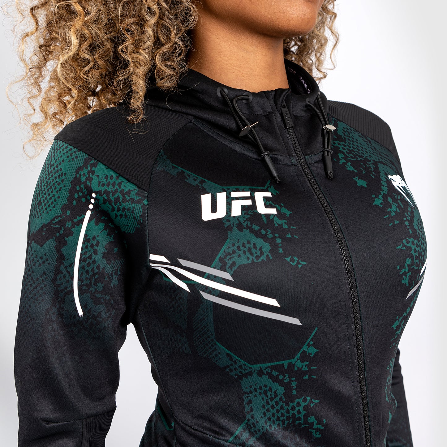 UFC Adrenaline by Venum Authentic Fight Night 女士款连帽衫 – 绿松石色/黑色